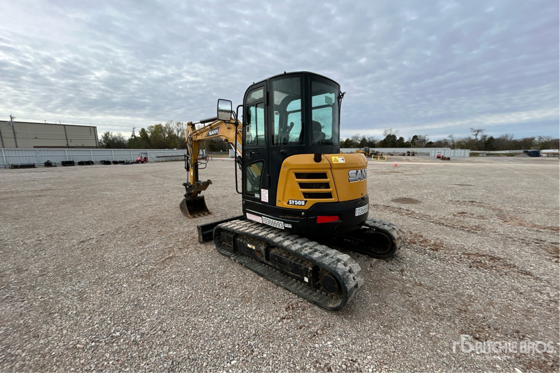 General Appearance with Picture, Left Rear Corner