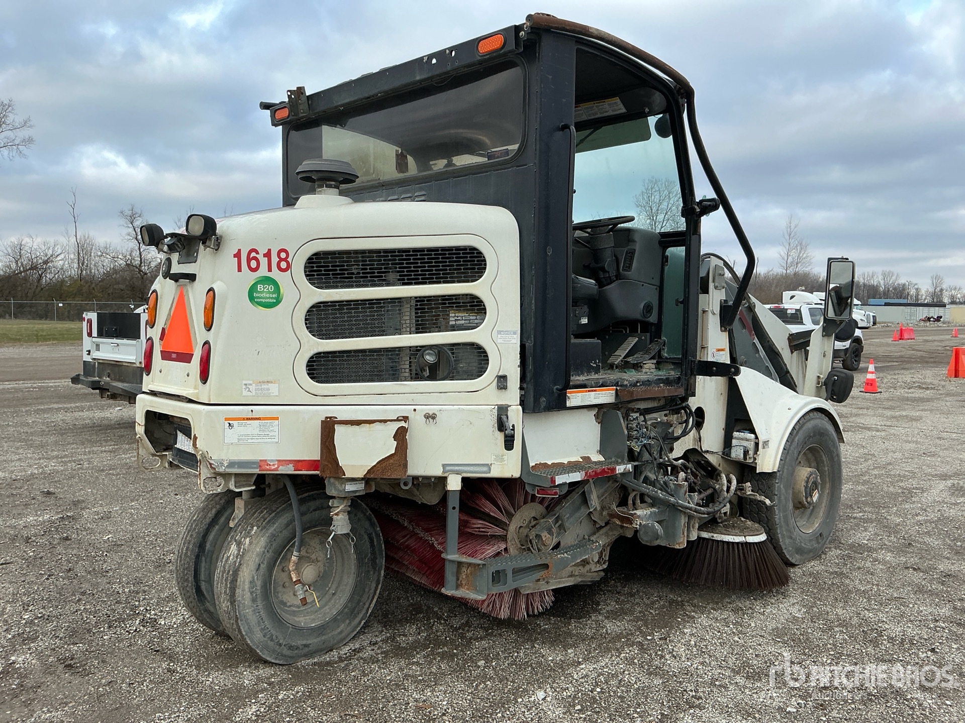 General Appearance with Image, coin arrière droit