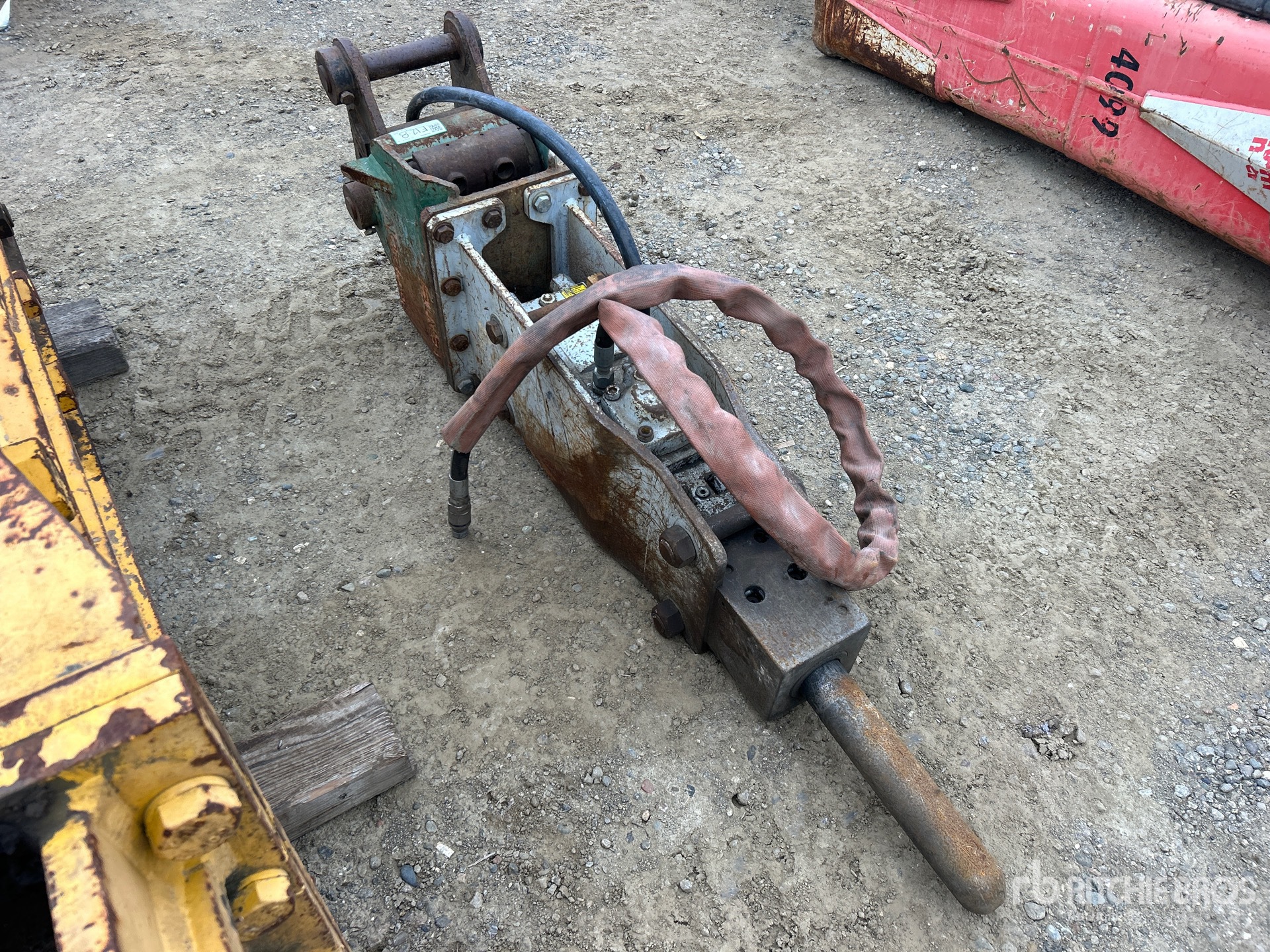 General Appearance with Bild, Ecke vorne rechts