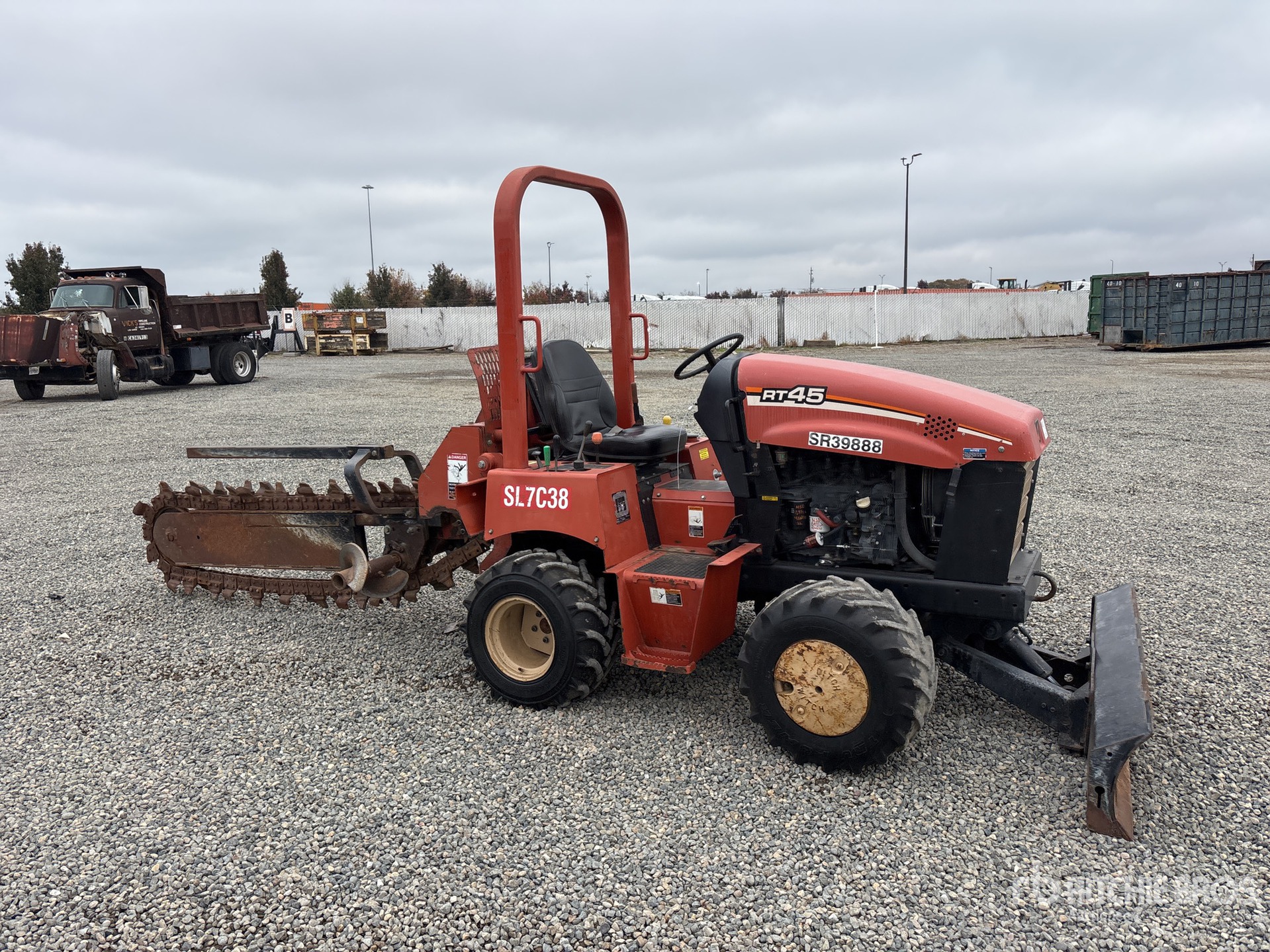 General Appearance with Picture, Right Front Corner