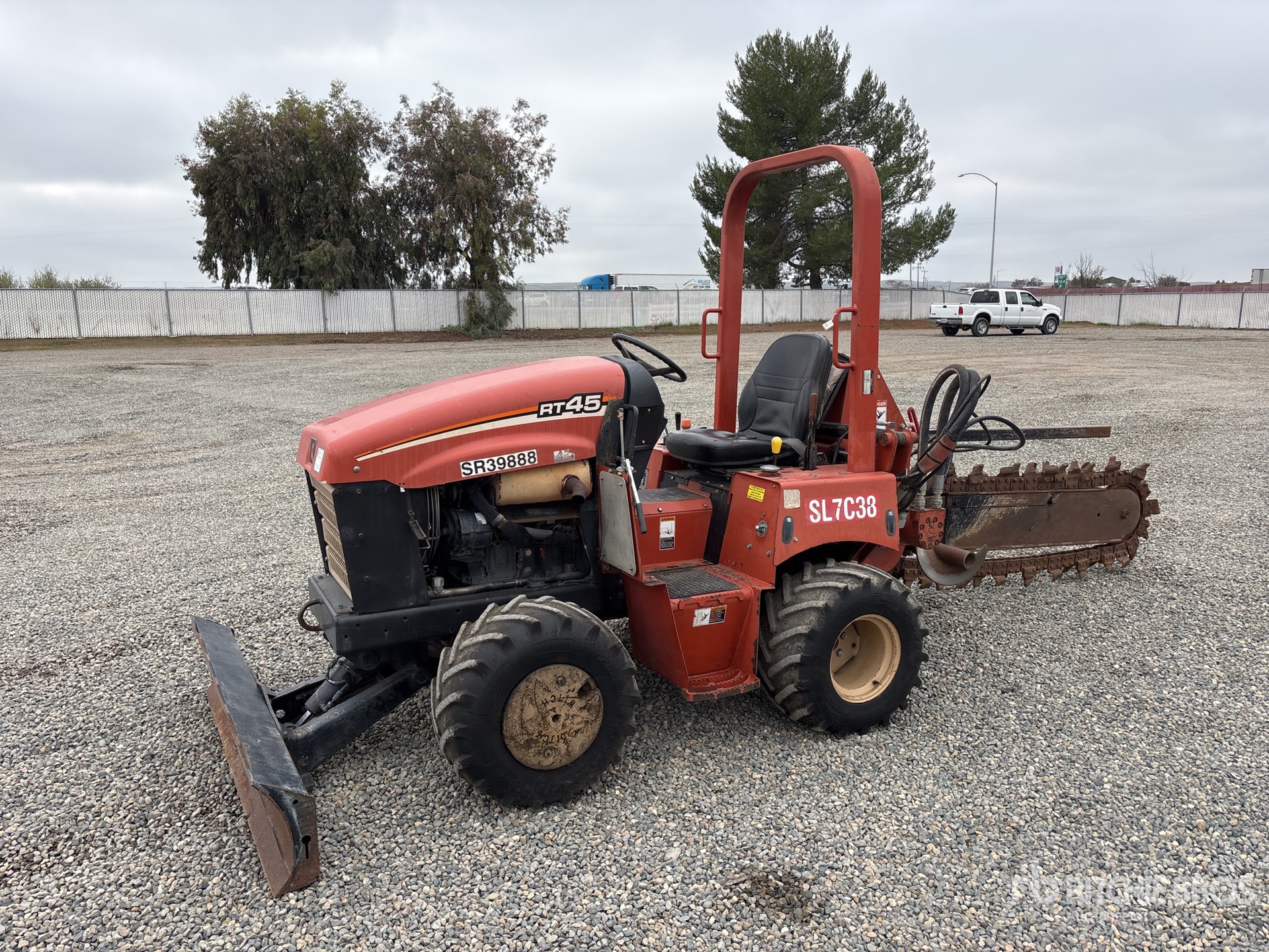 General Appearance with Picture, Left Front Corner