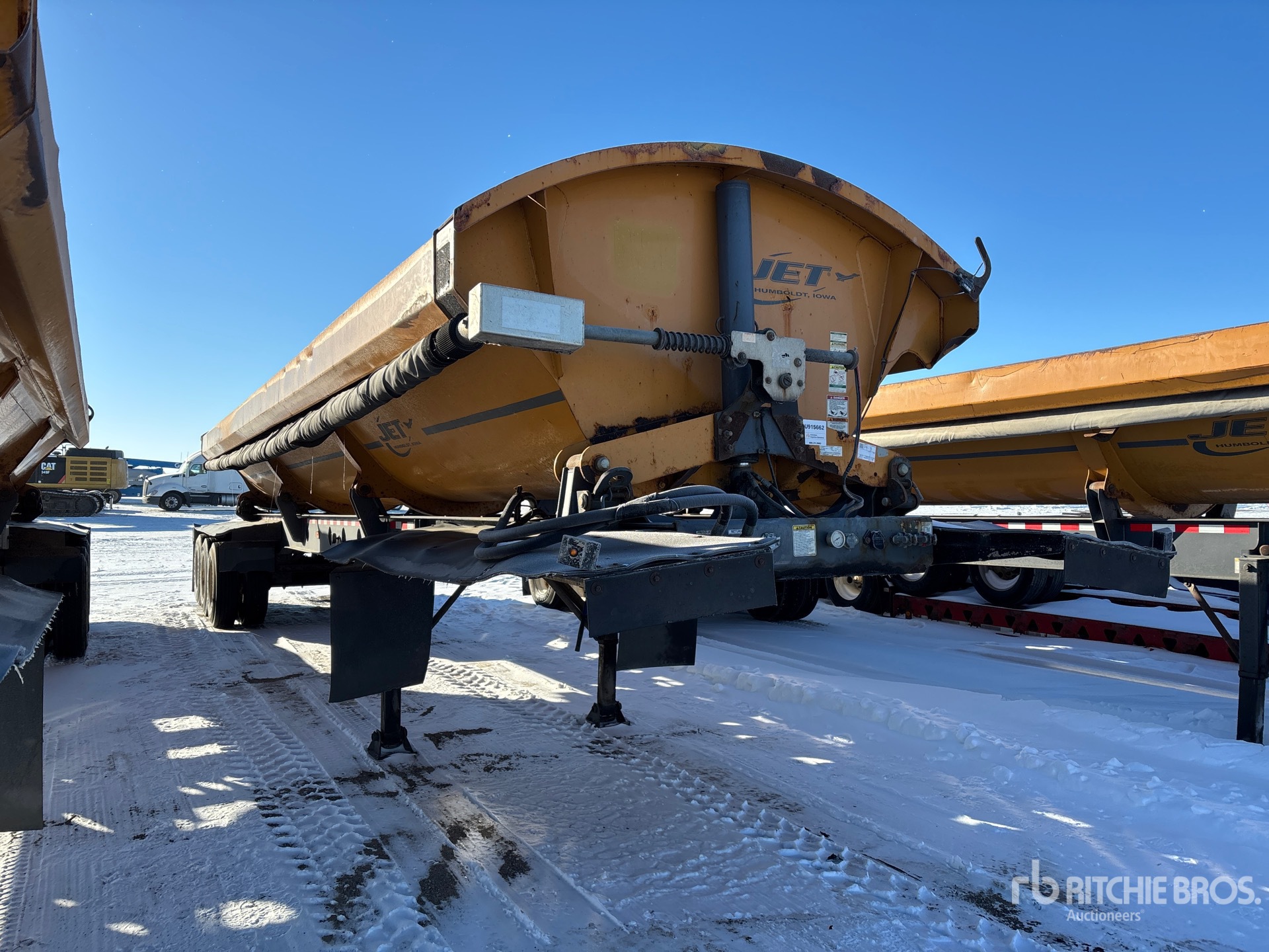 General Appearance with Bild, Ecke vorne rechts