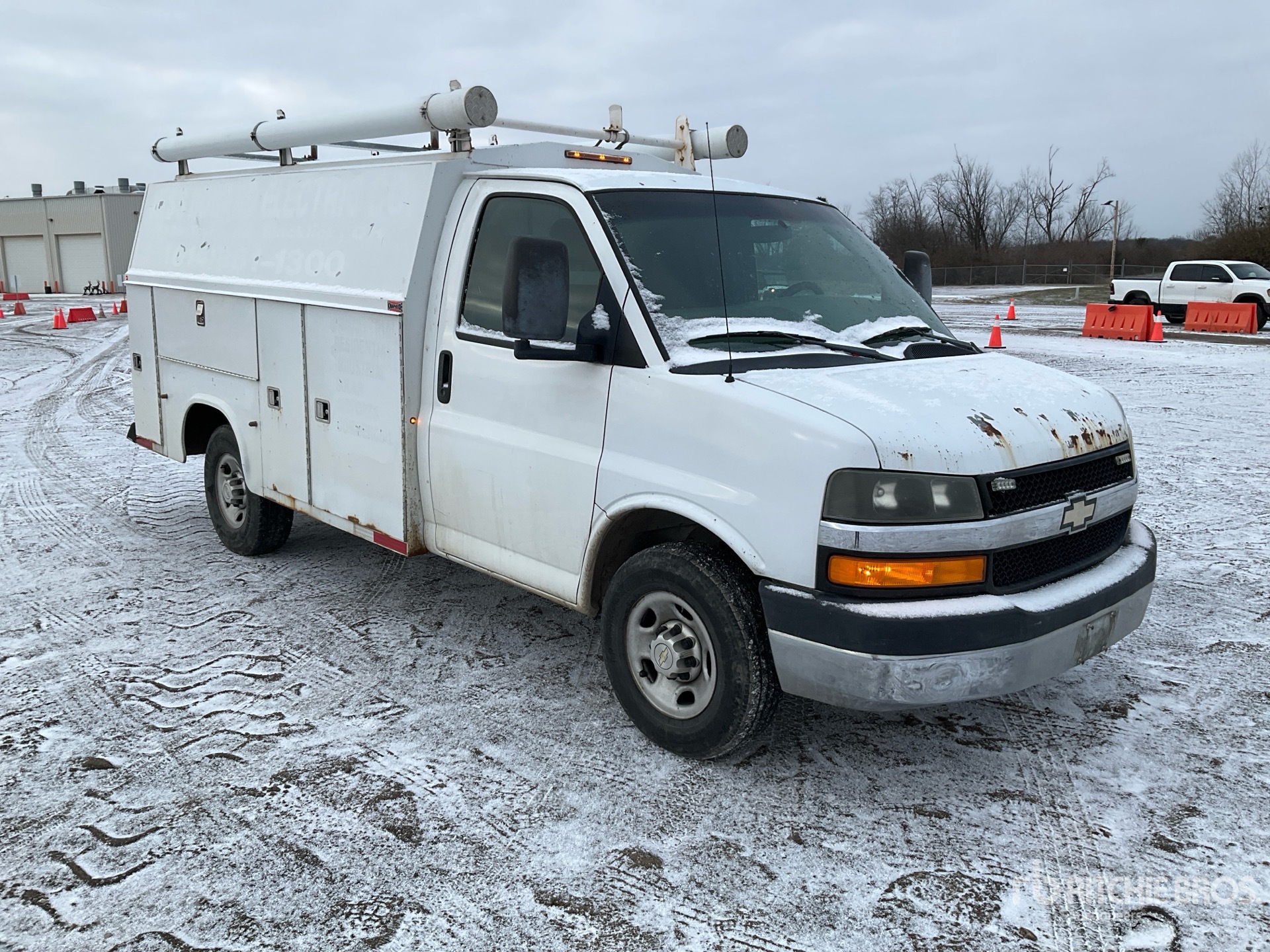 General Appearance with Picture, Right Front Corner