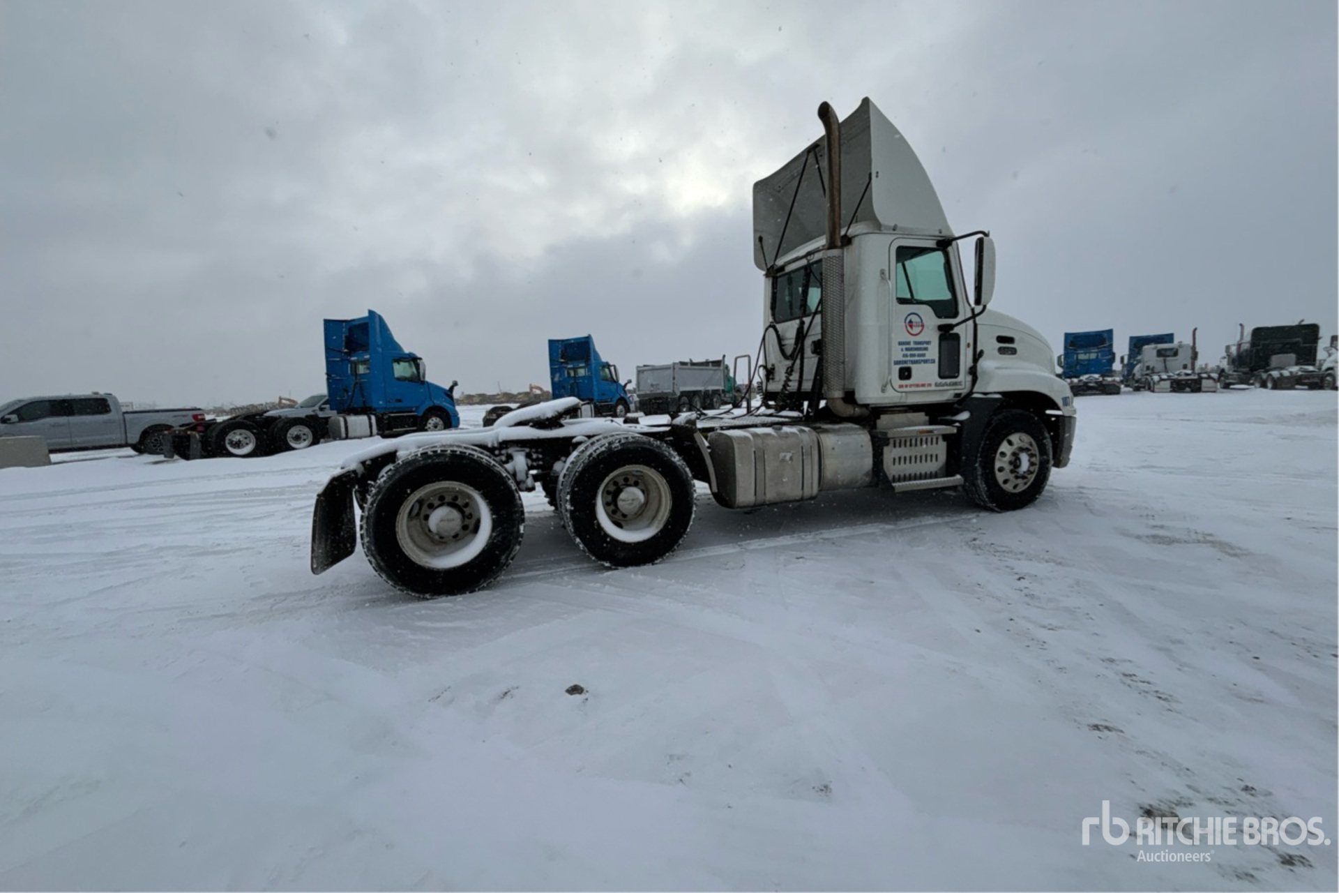 General Appearance with Bild, Ecke hinten rechts