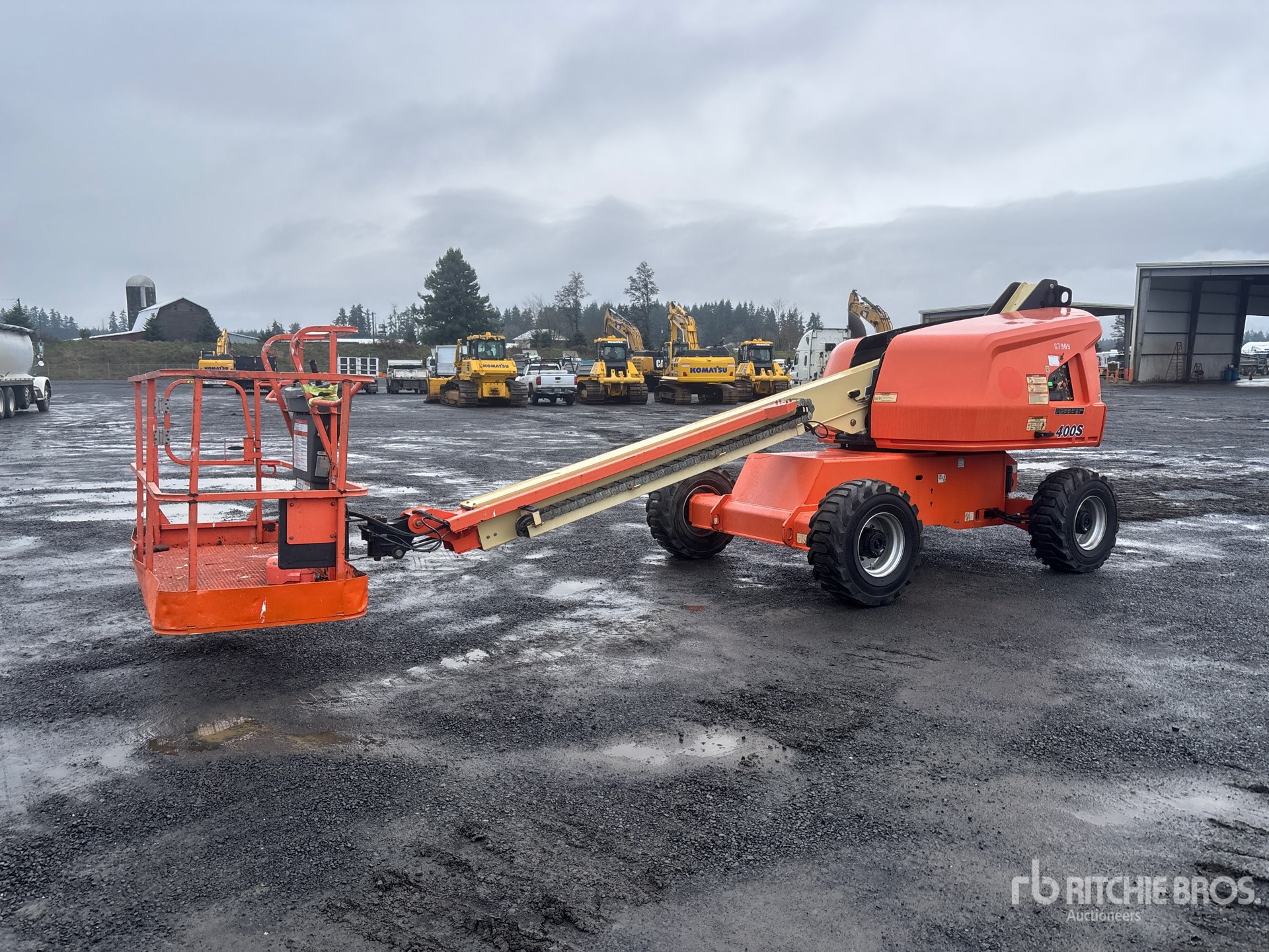 General Appearance with Picture, Left Front Corner