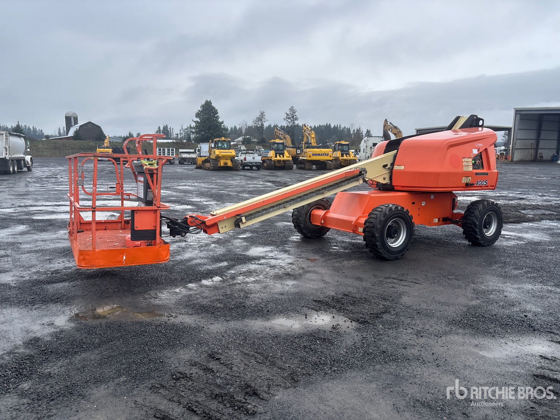 General Appearance with Featured Photo