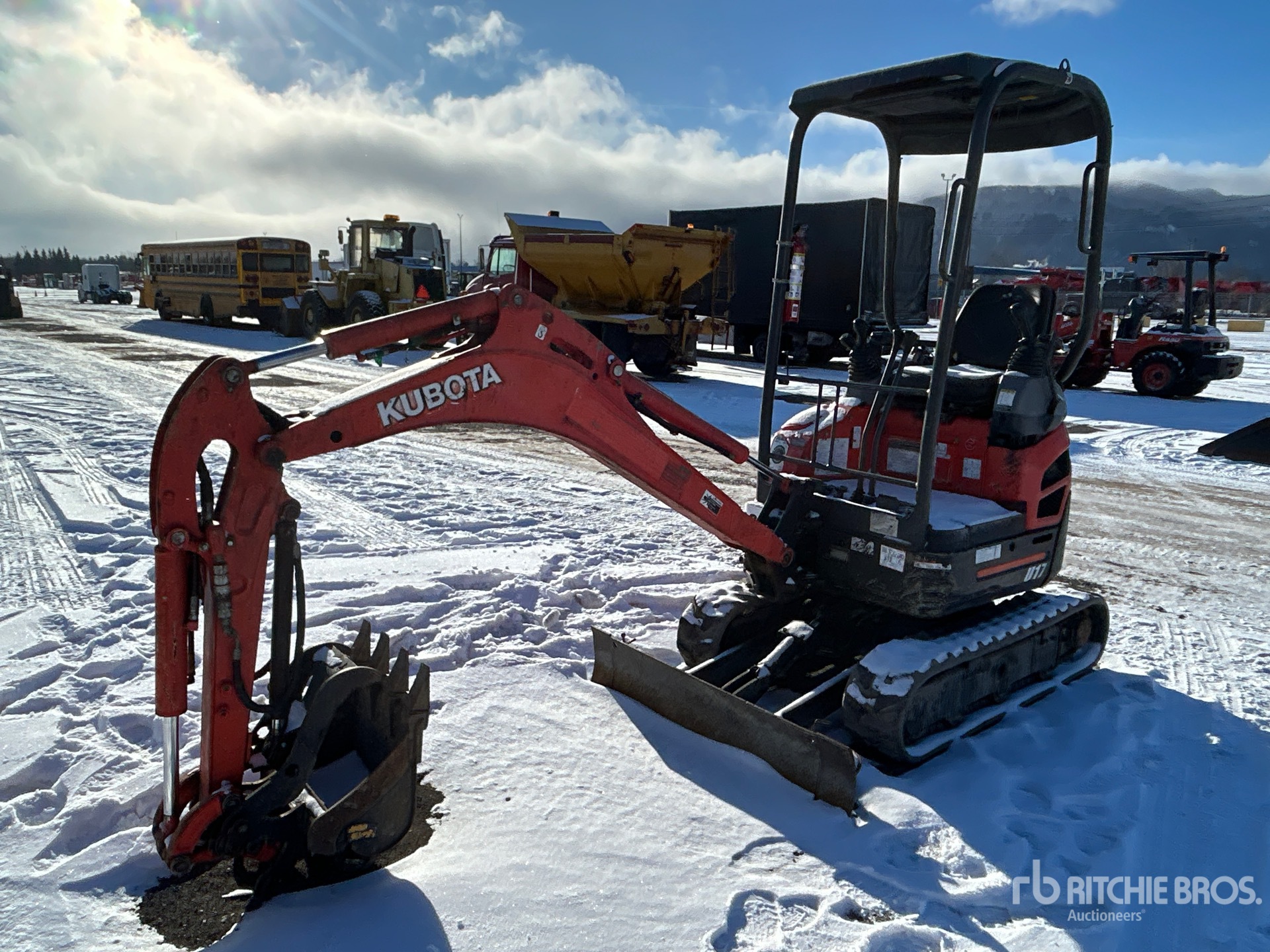 General Appearance with Picture, Left Front Corner