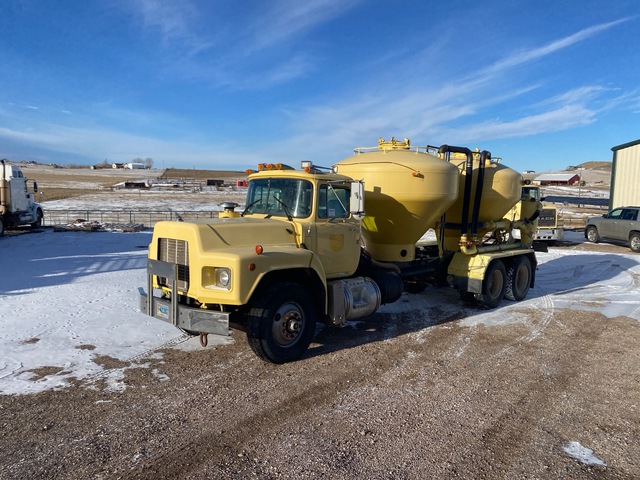 1997 Mack RB688S 6x4 Bulk Cement Transport Truck