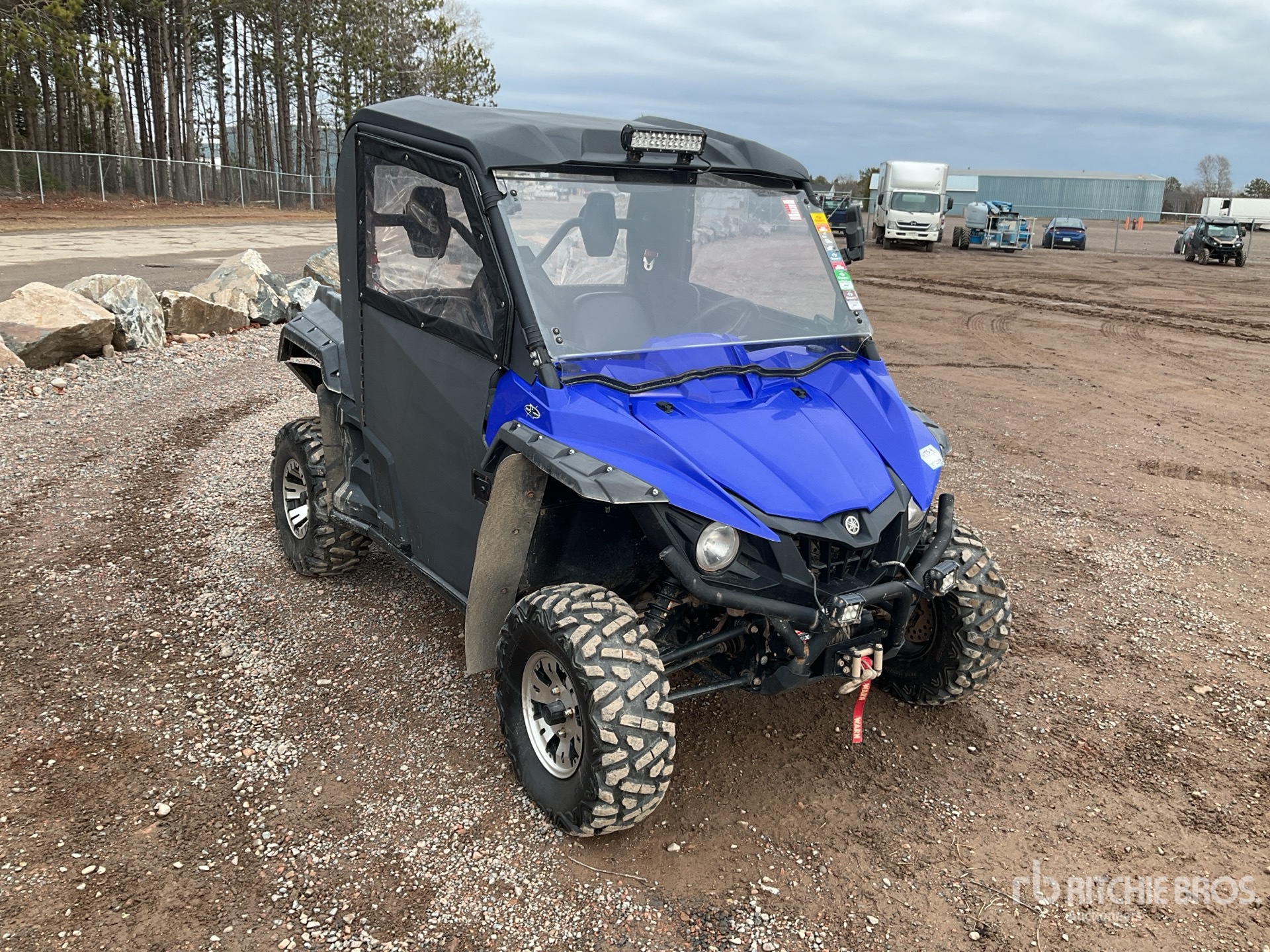 General Appearance with Picture, Right Front Corner