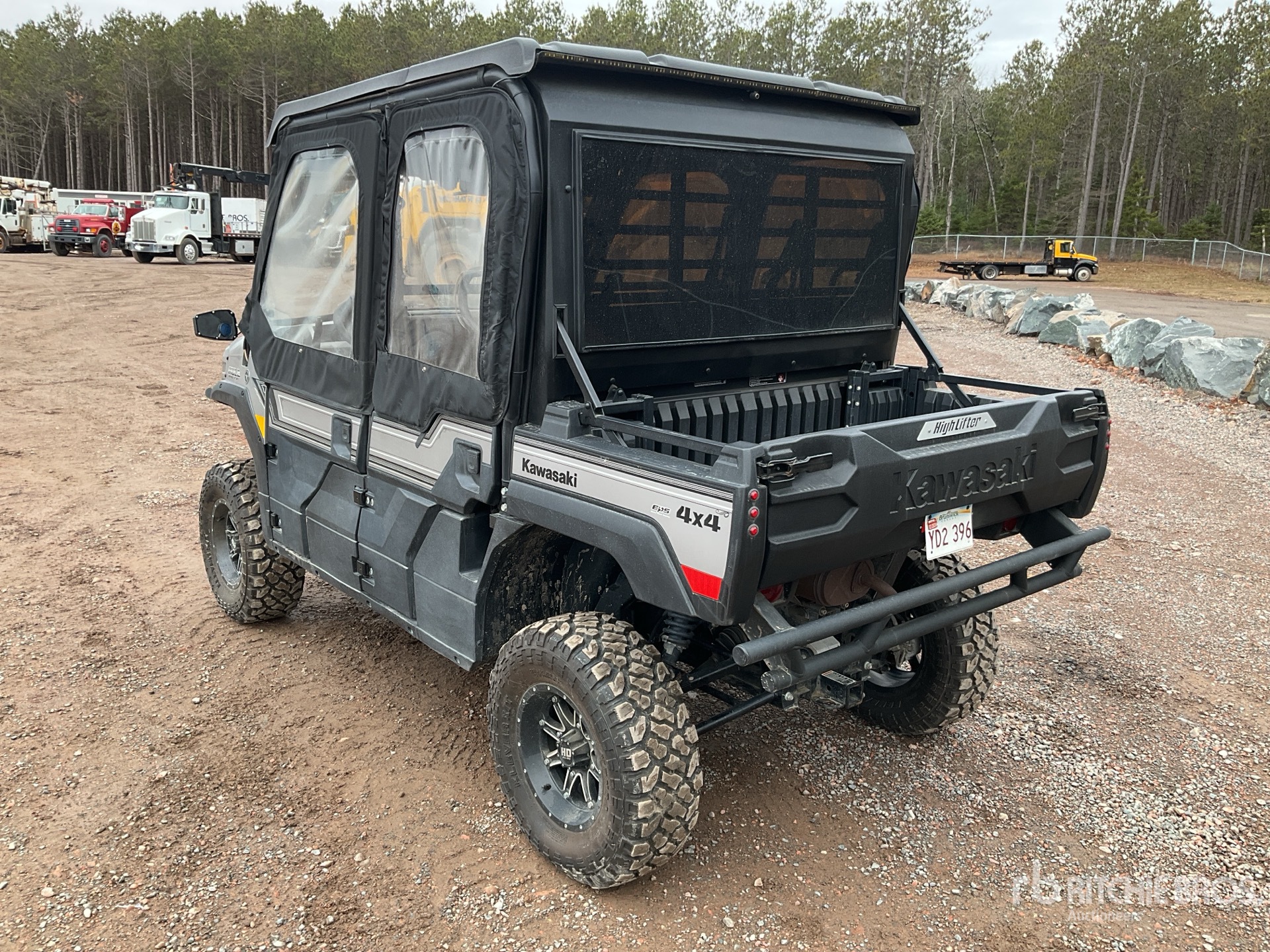 General Appearance with Picture, Left Rear Corner