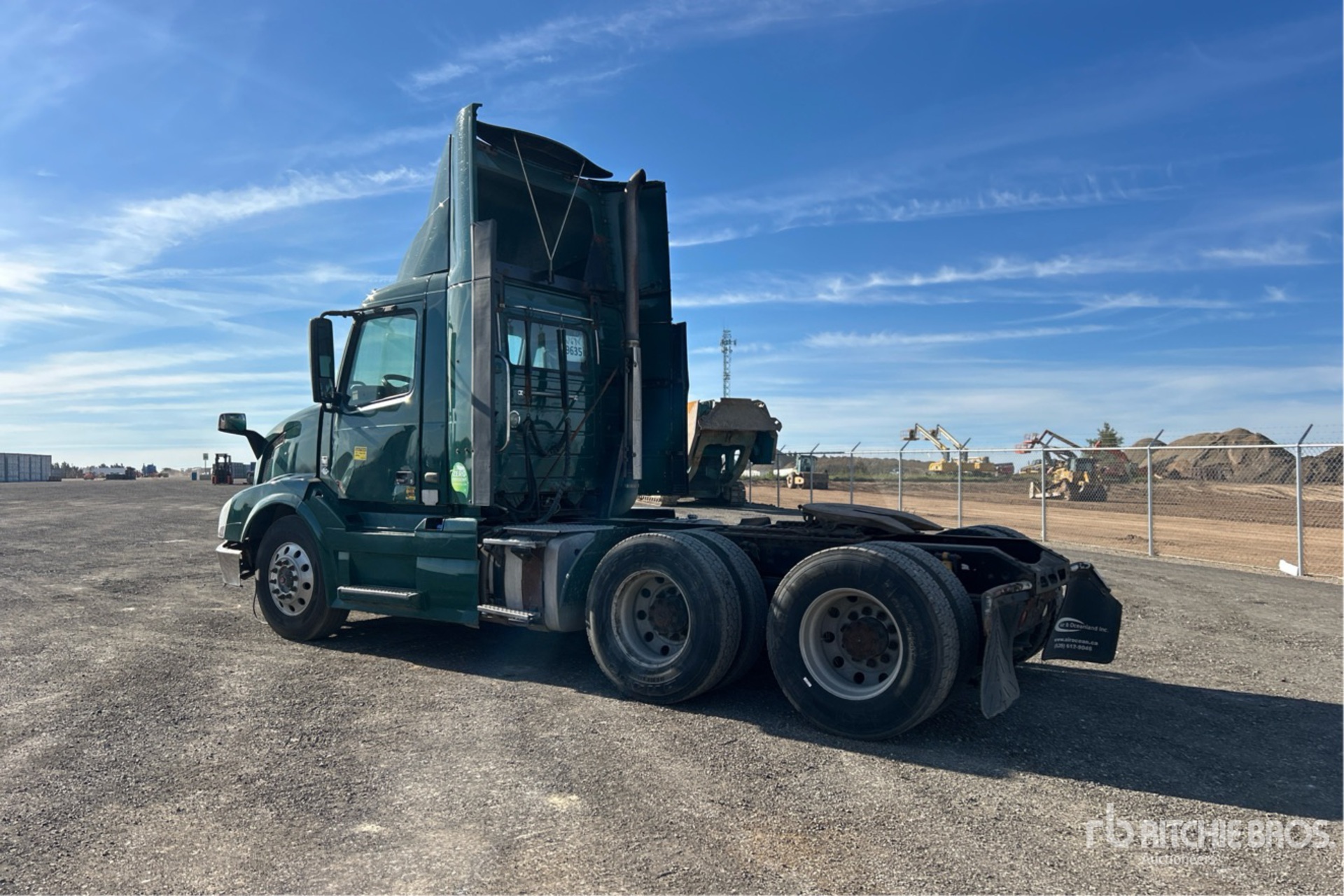 General Appearance with Bild, Ecke hinten links