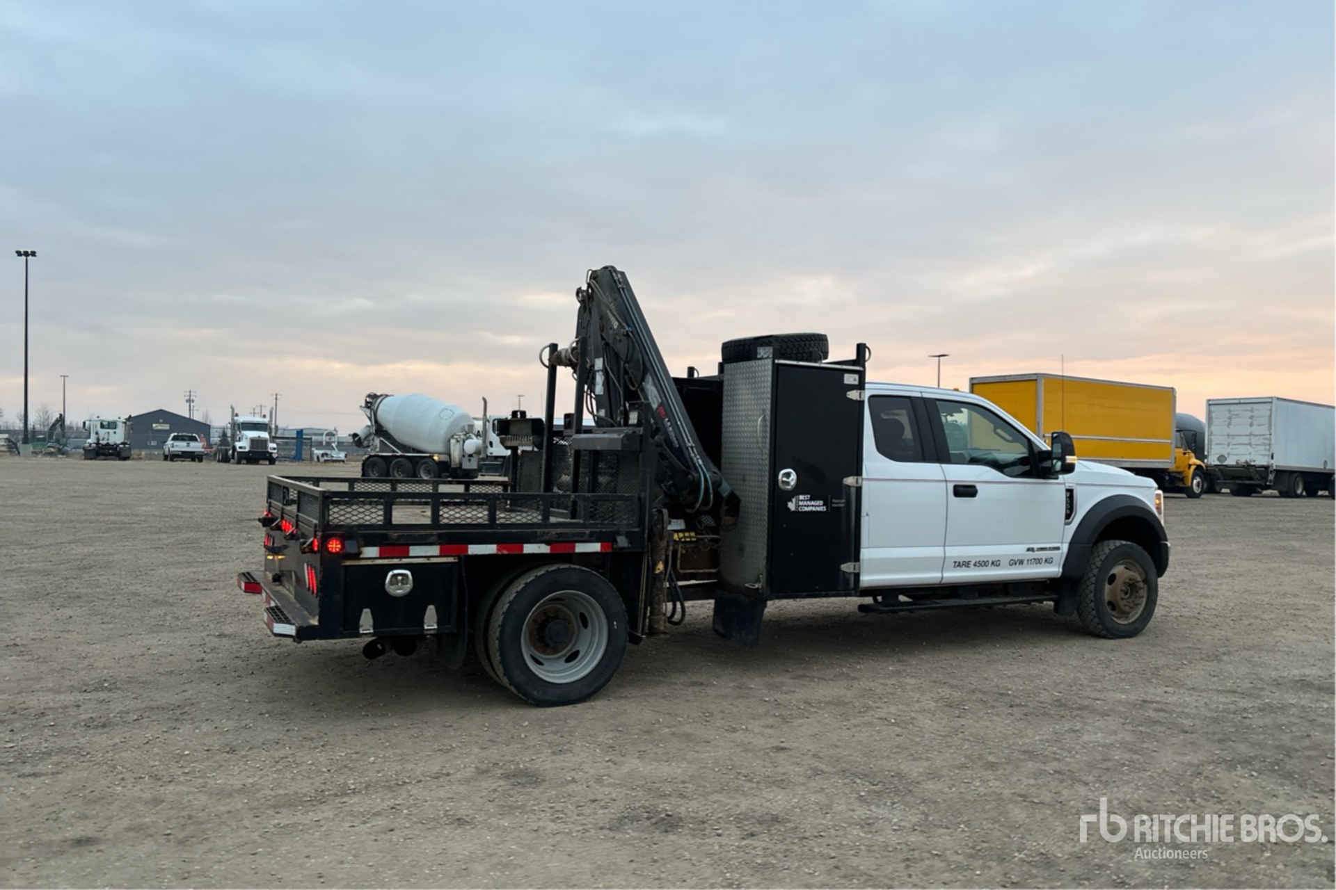 General Appearance with Foto, angolo anteriore sinistro