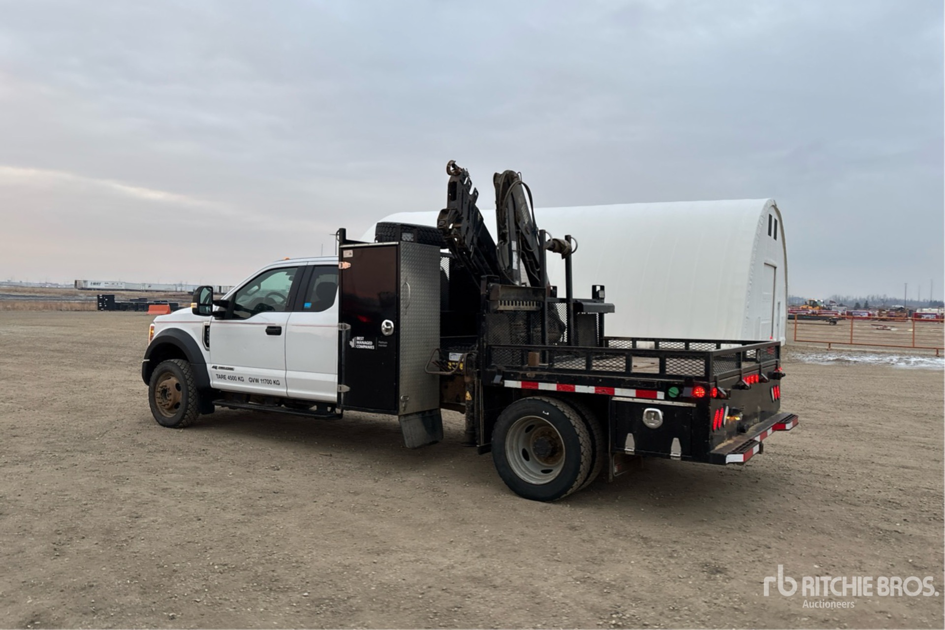 General Appearance with Foto, angolo posteriore sinistro