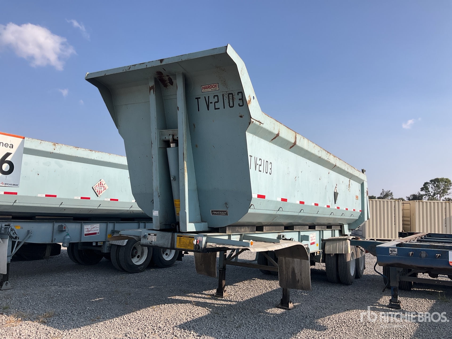 General Appearance with Image, coin avant gauche