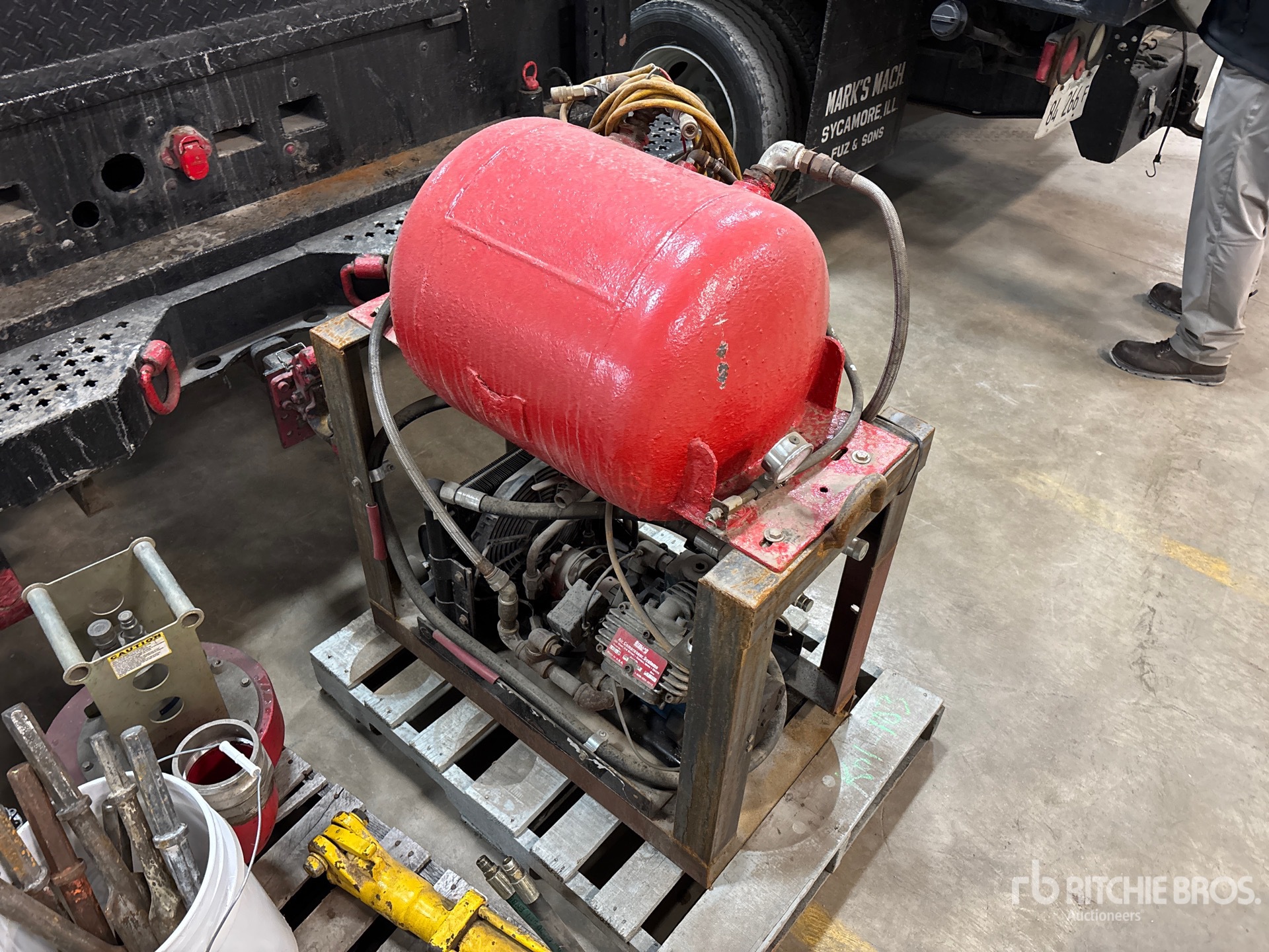 General Appearance with Picture, Right Front Corner