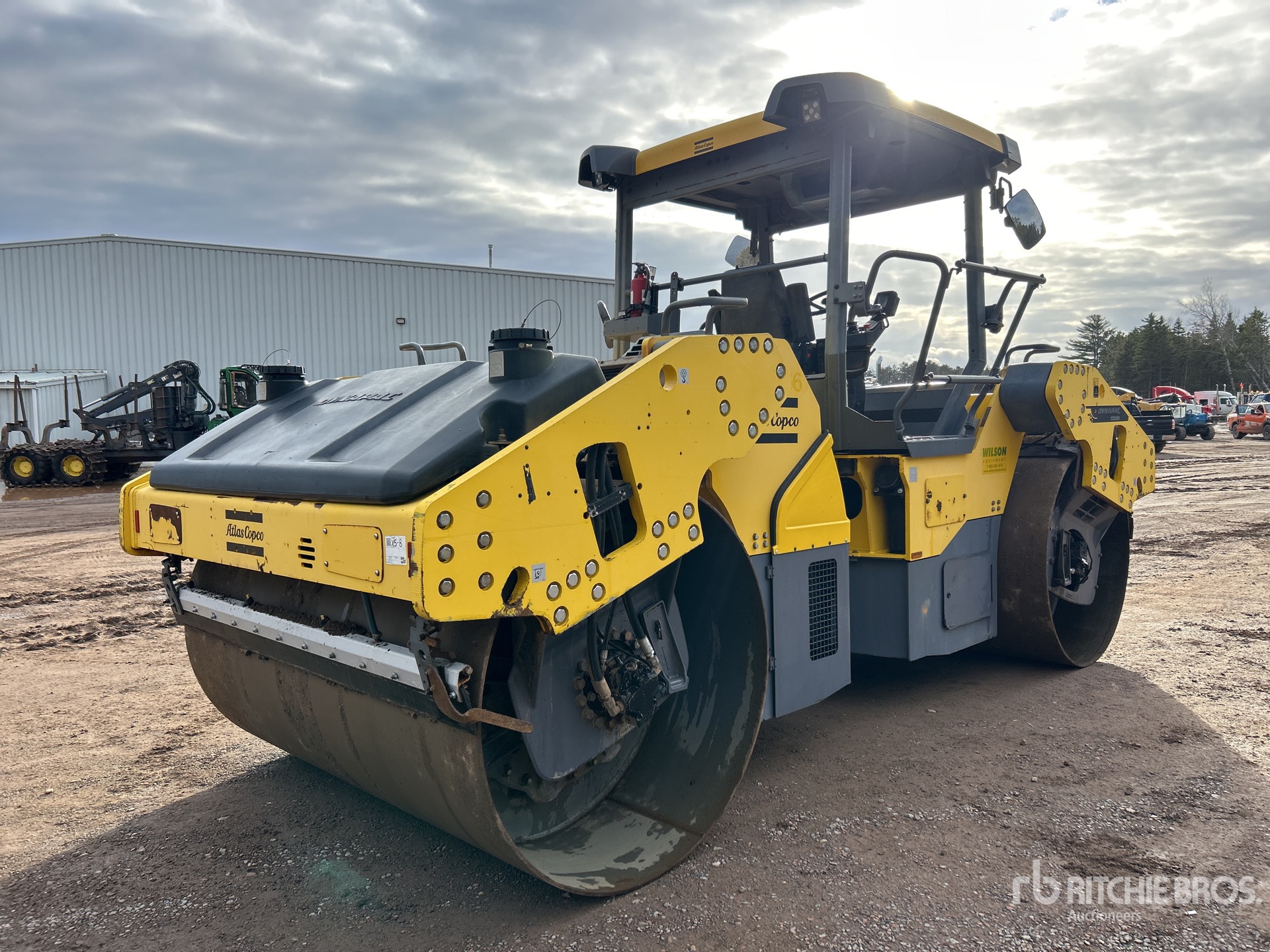 General Appearance with Imagen: esquina trasera derecha