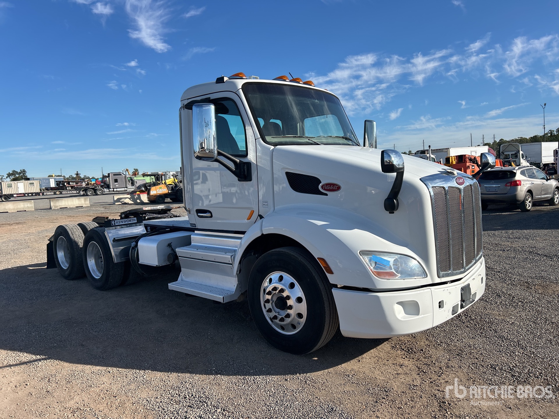 General Appearance with Foto, angolo anteriore destro