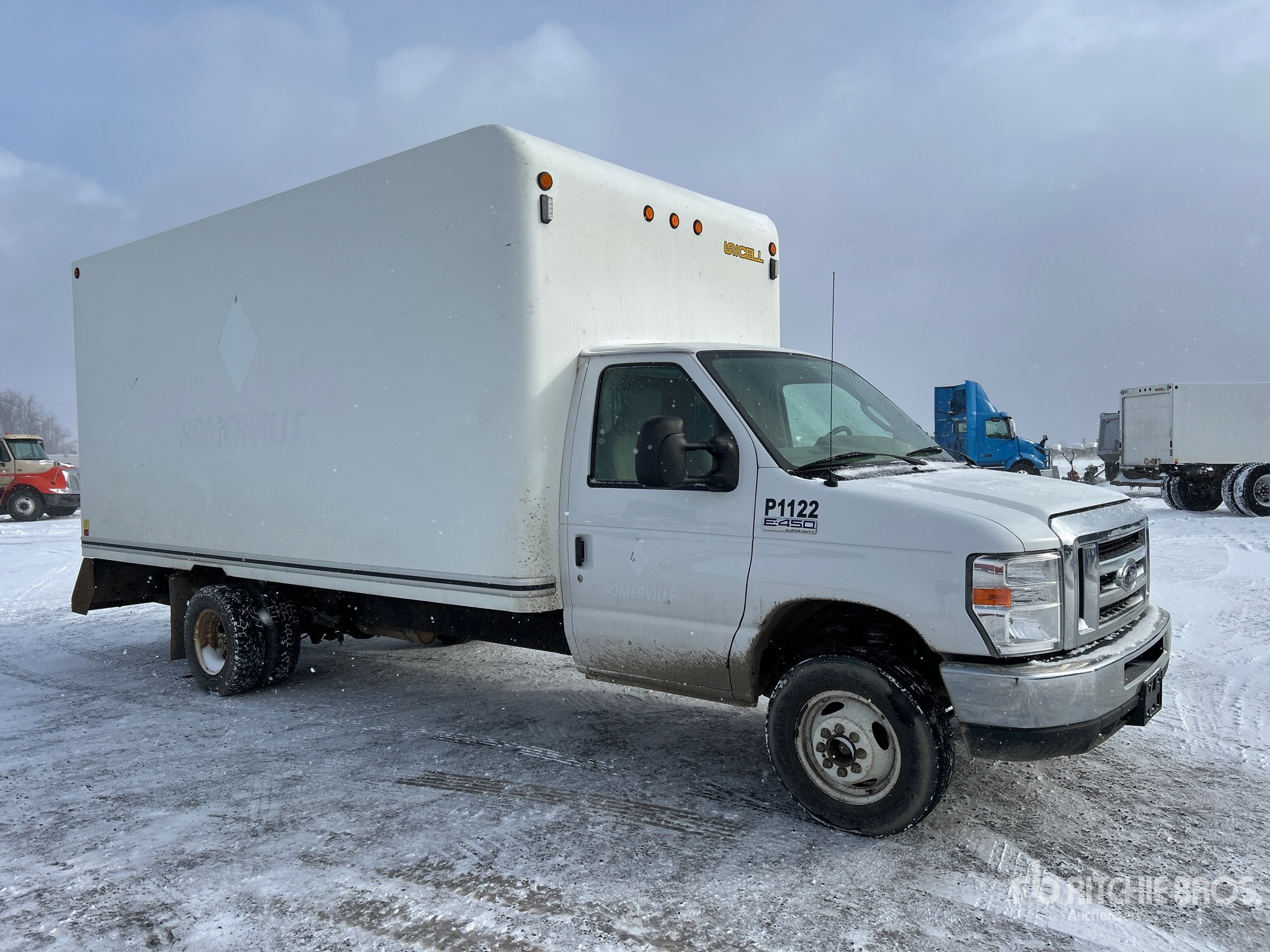 Aspect général with Image, coin avant droit