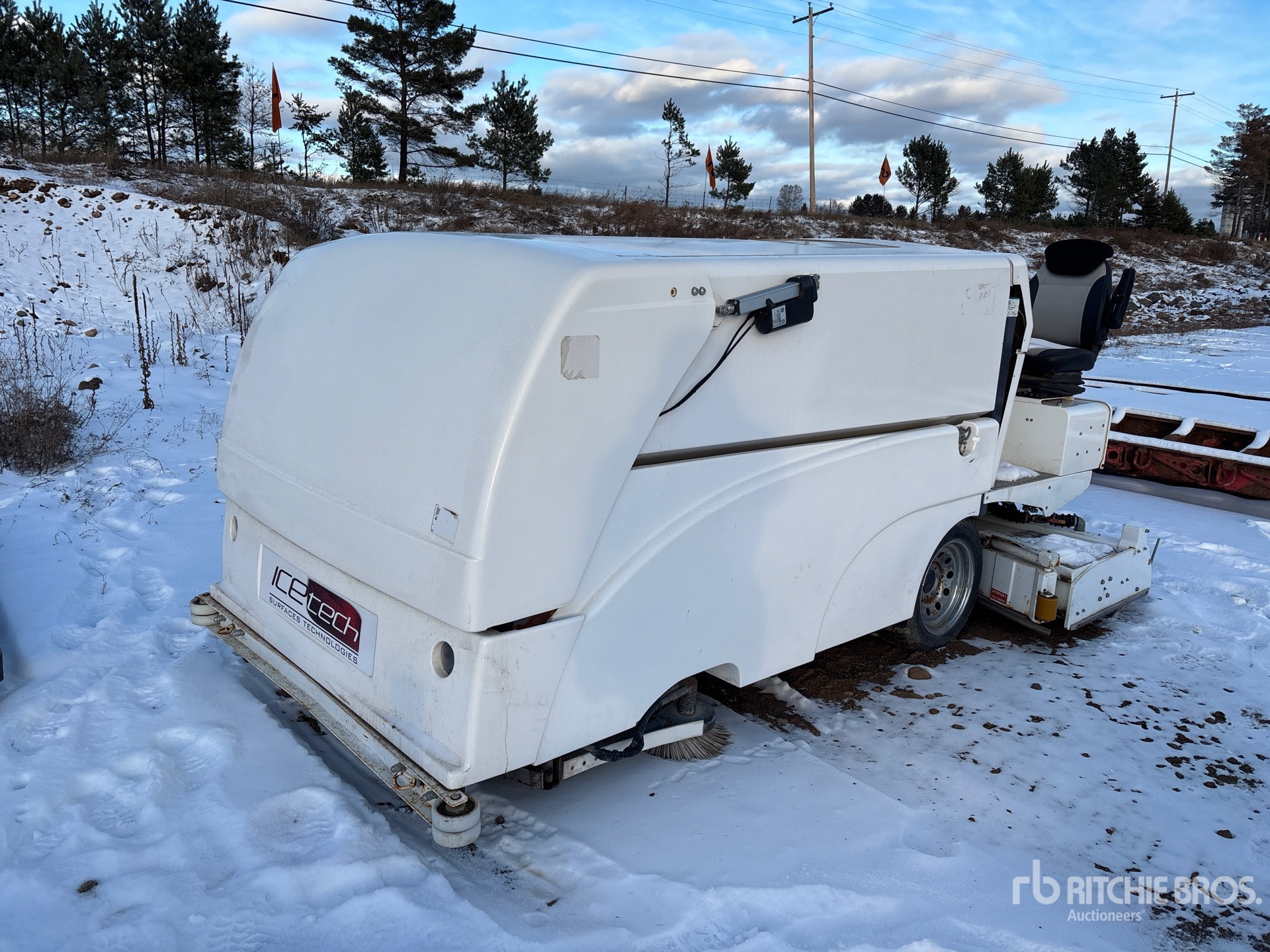 General Appearance with Picture, Left Front Corner