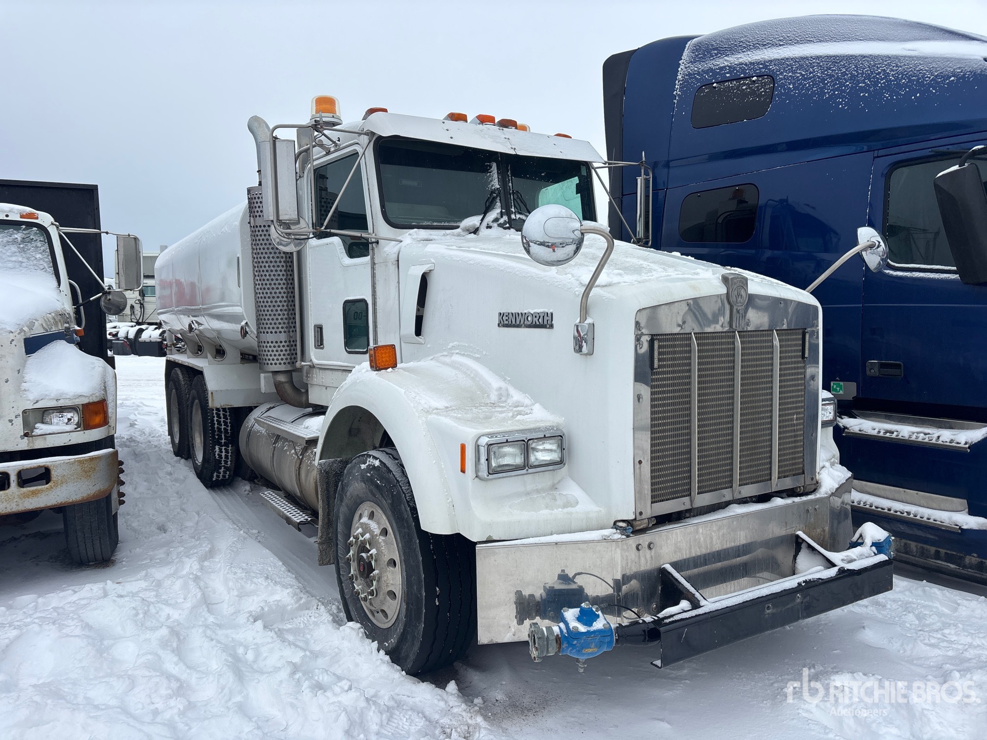 Aspect général with Image, coin avant droit