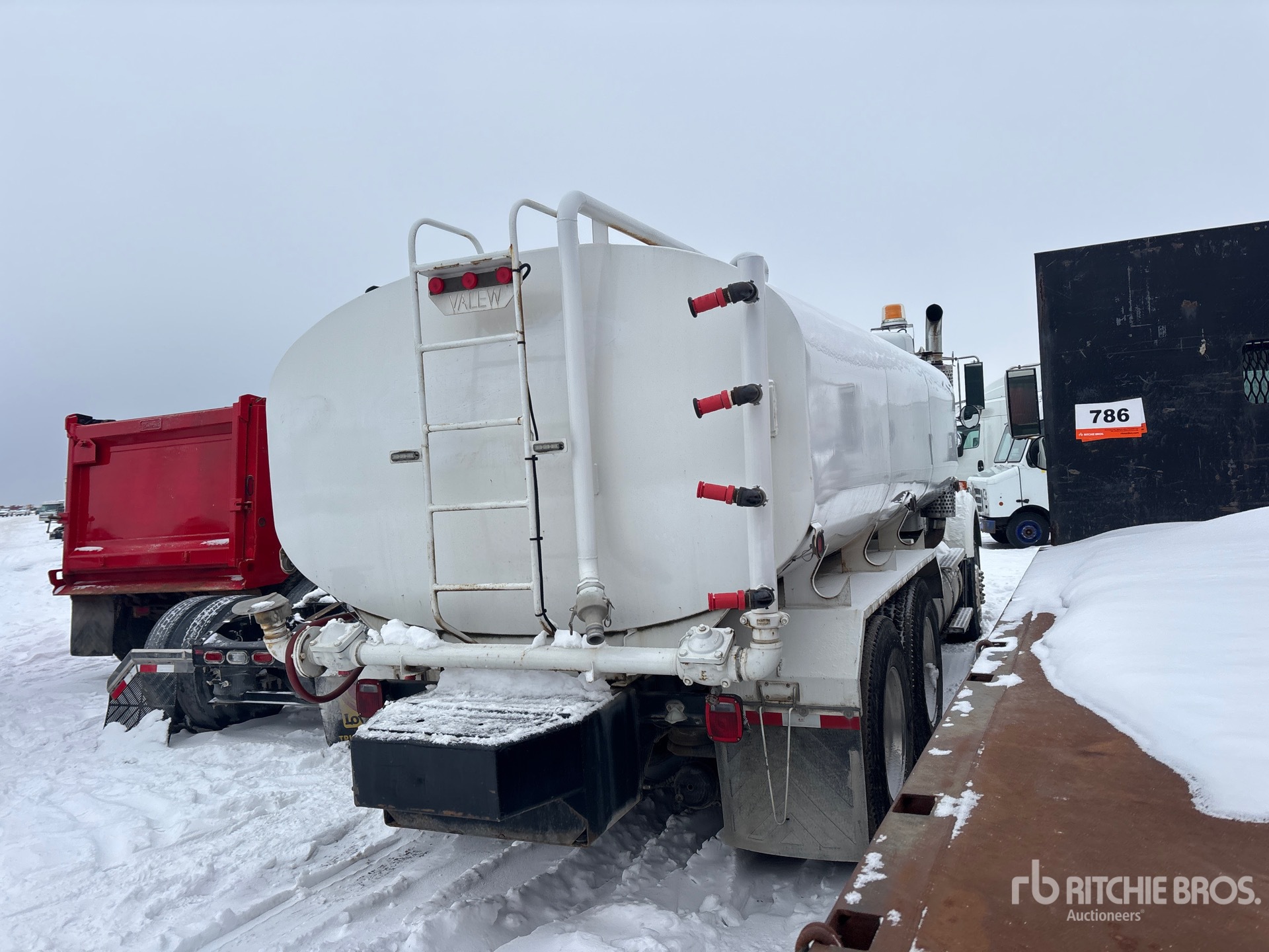 Aspect général with Image, coin arrière droit