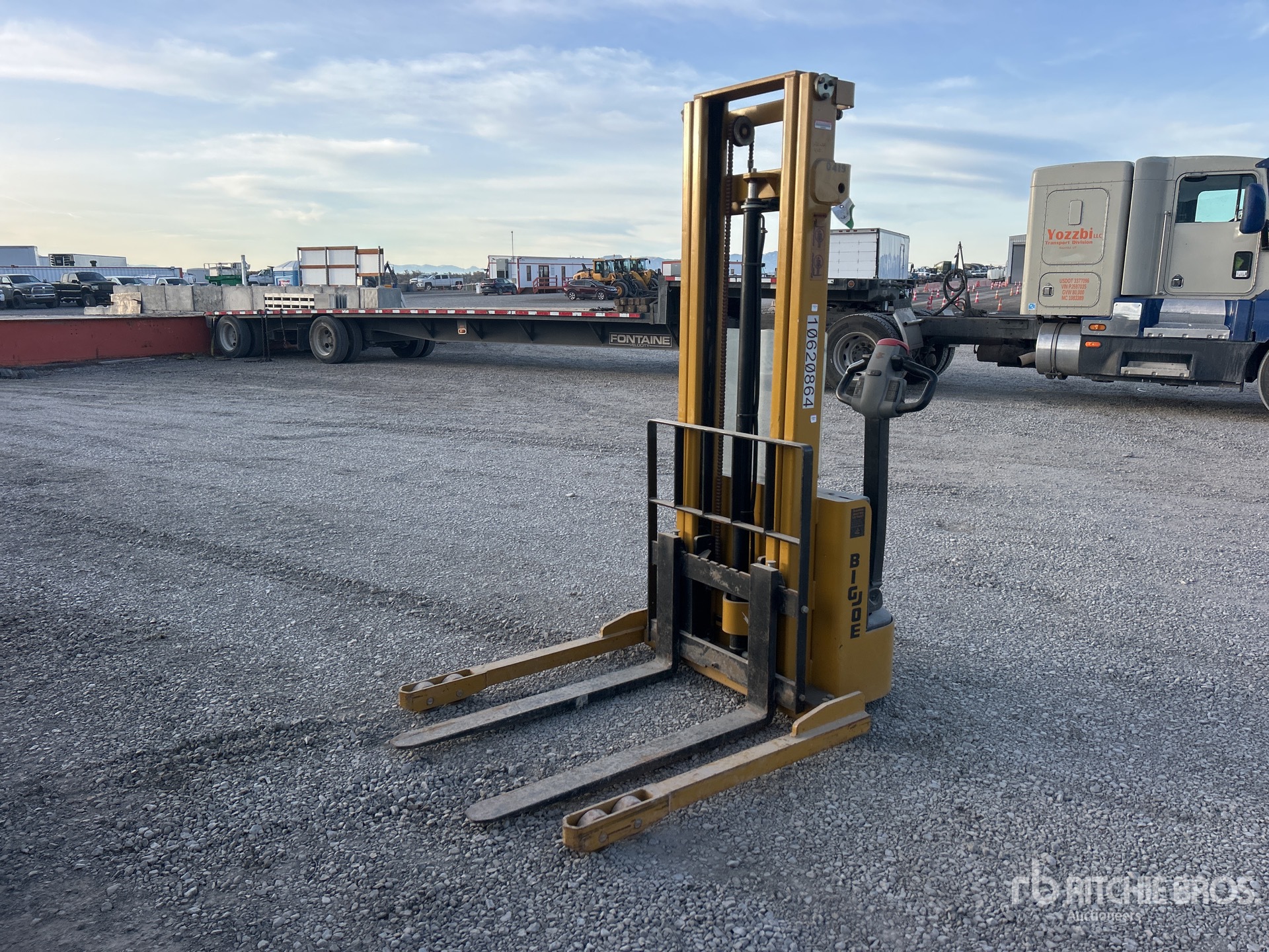 General Appearance with Picture, Left Front Corner