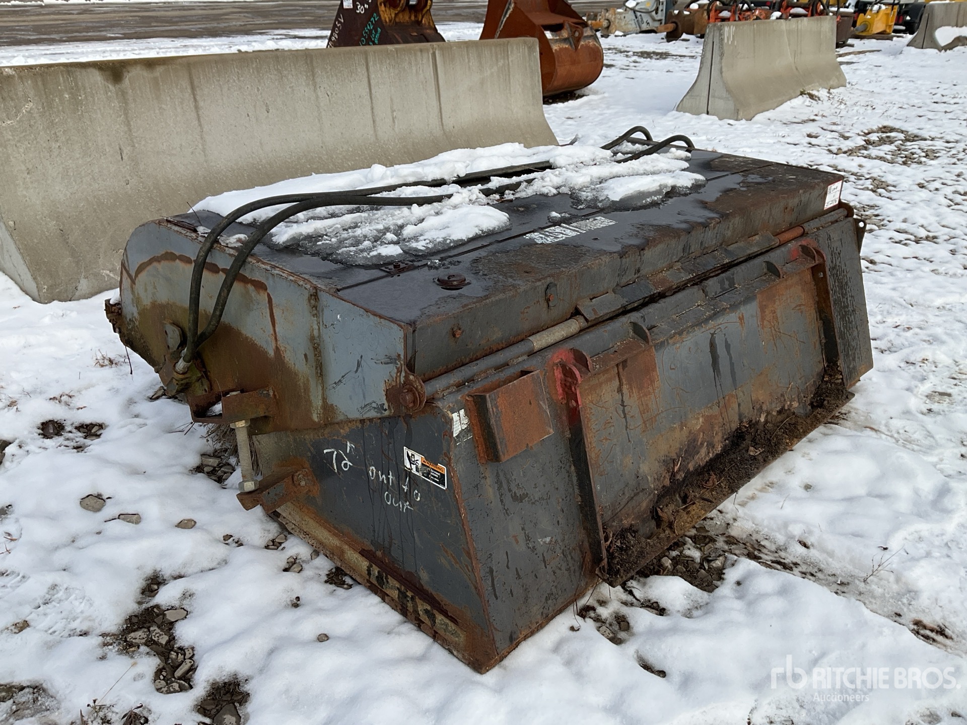 General Appearance with Bild, Ecke hinten links