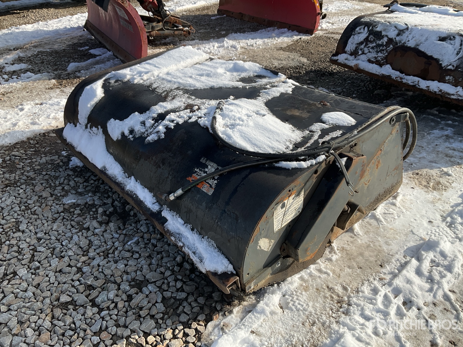 General Appearance with Bild, Ecke vorne links