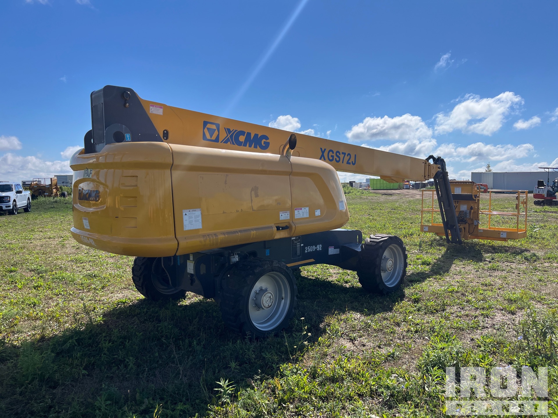 Aspect général with Image, coin arrière droit