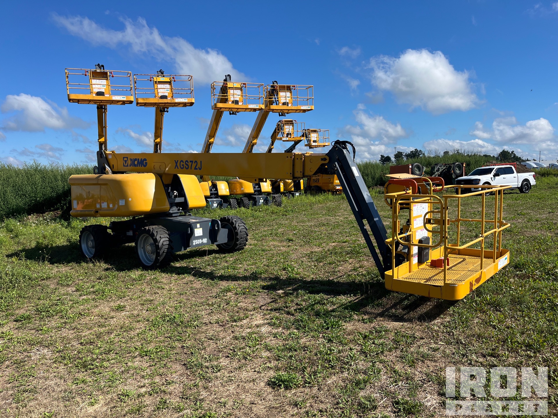 Aspect général with Image, coin avant droit