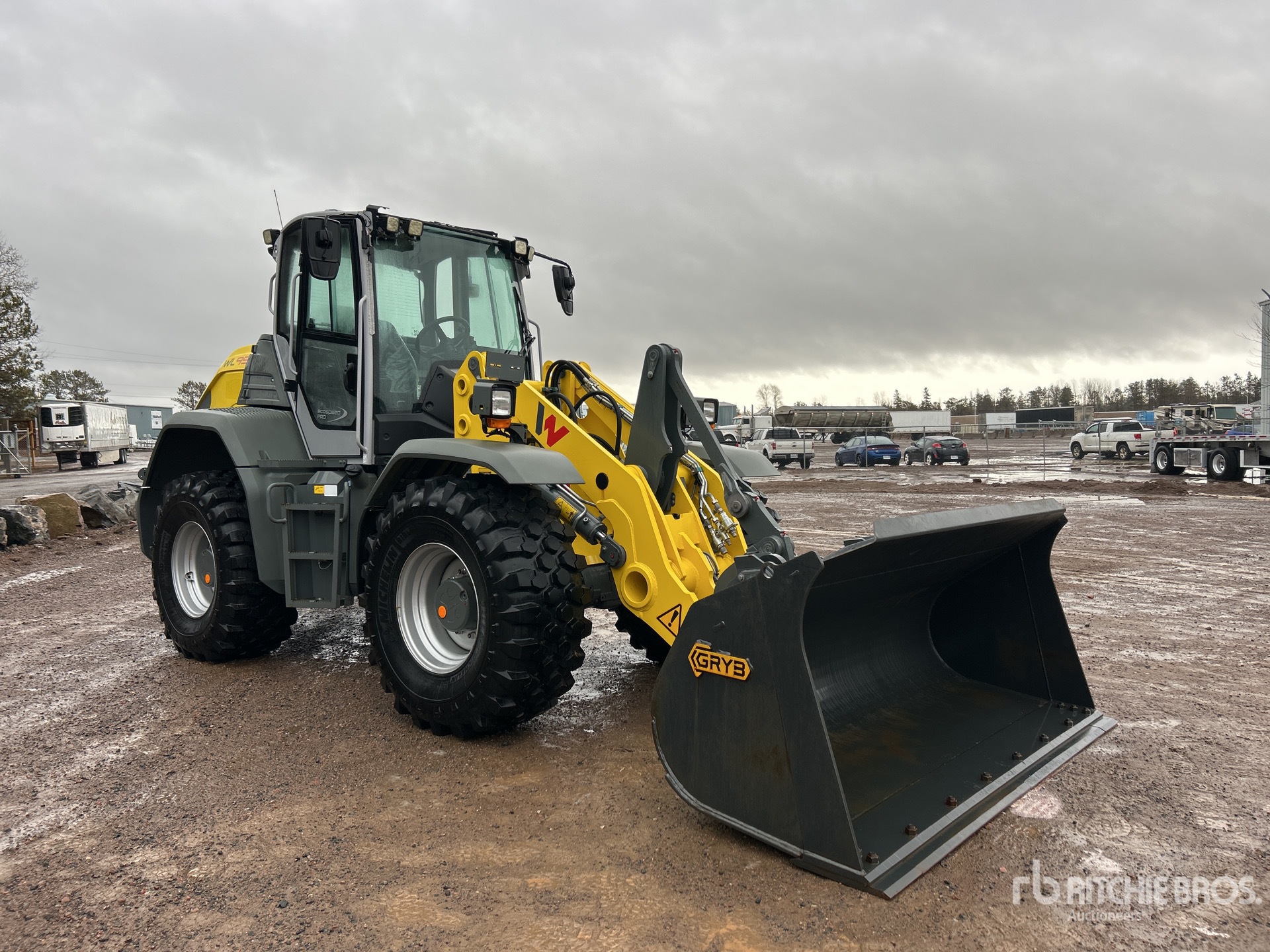 General Appearance with Picture, Right Front Corner