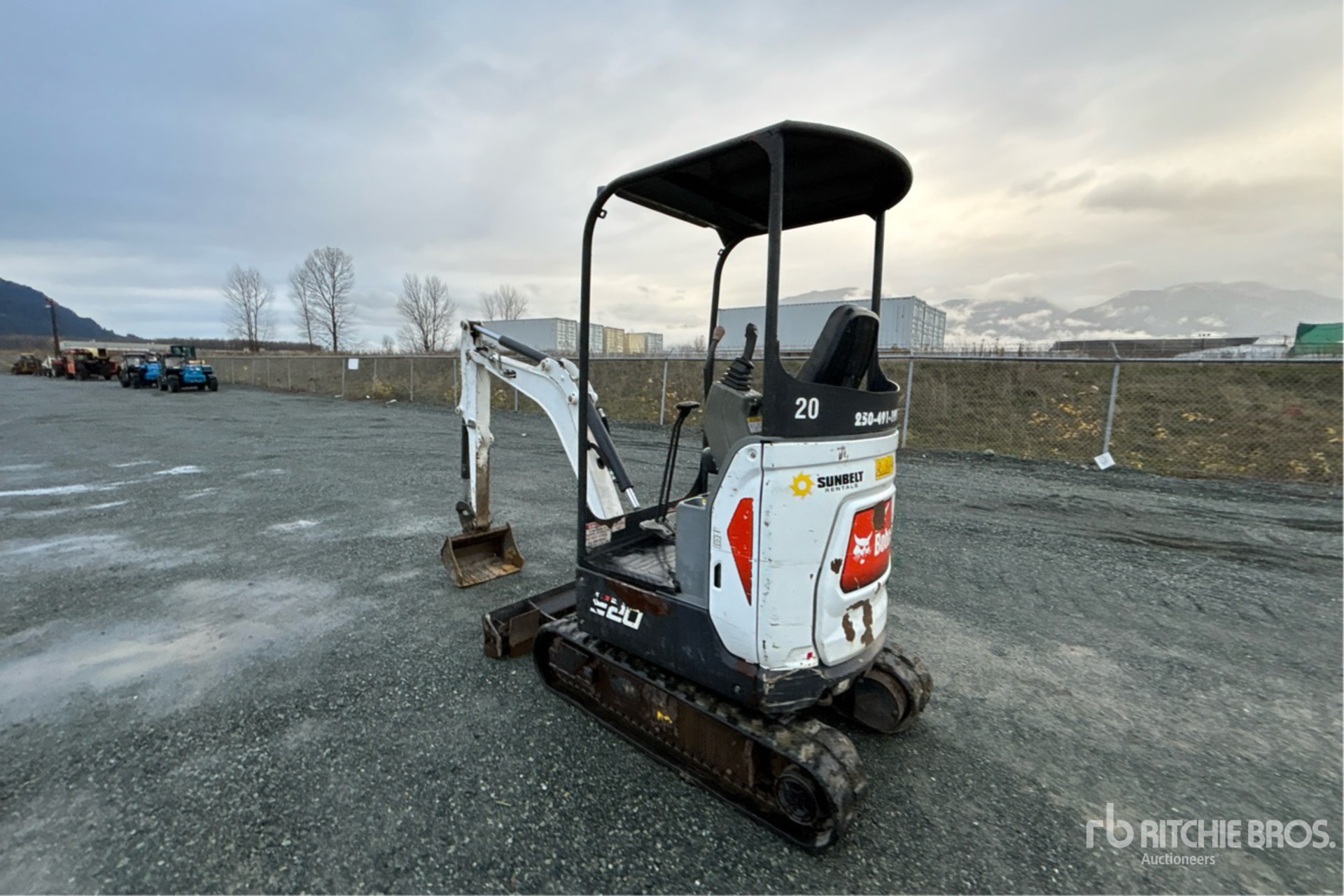 Aspect général with Image, coin arrière gauche