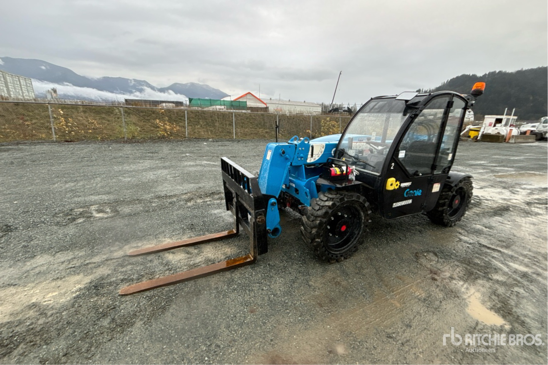 General Appearance with Bild, Ecke vorne links