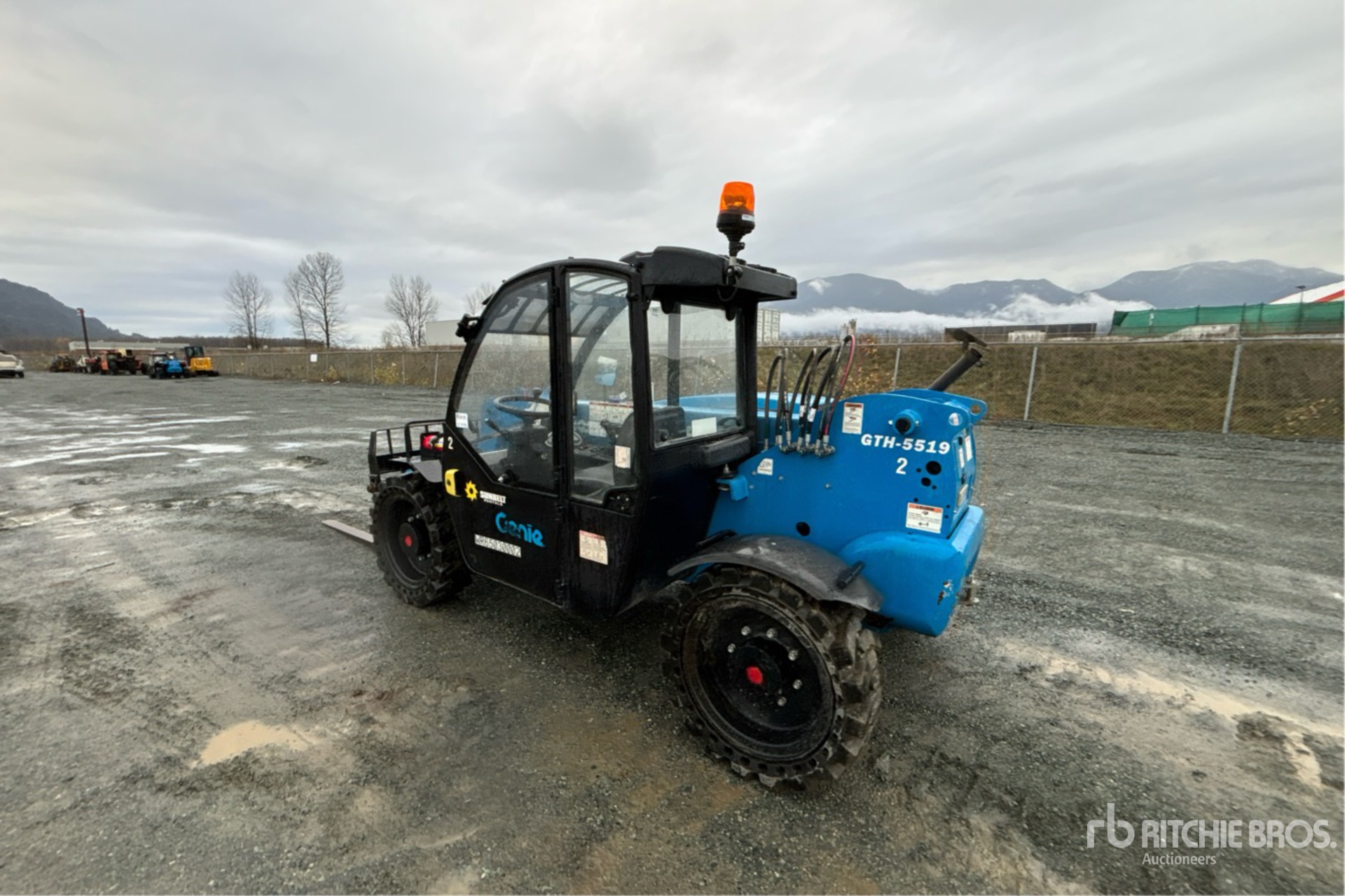 General Appearance with Bild, Ecke hinten links