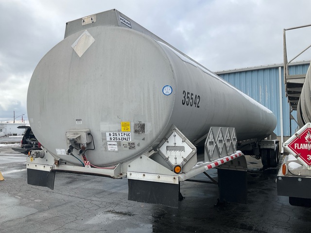 1998 Polar 9500 gal T/A Tanker Trailer 1998 Polar 9500 gal T/A Tanker Trailer