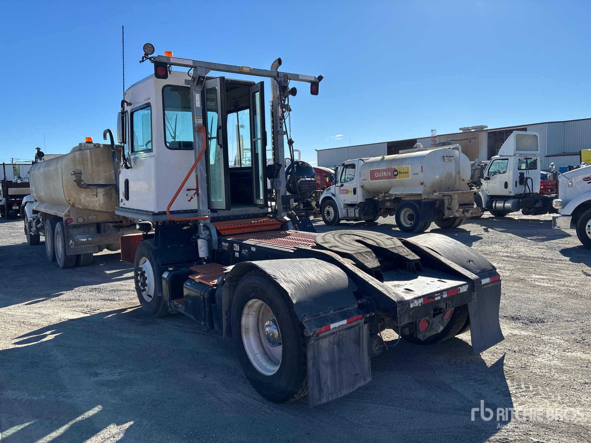 Aspect général with Image, coin arrière gauche