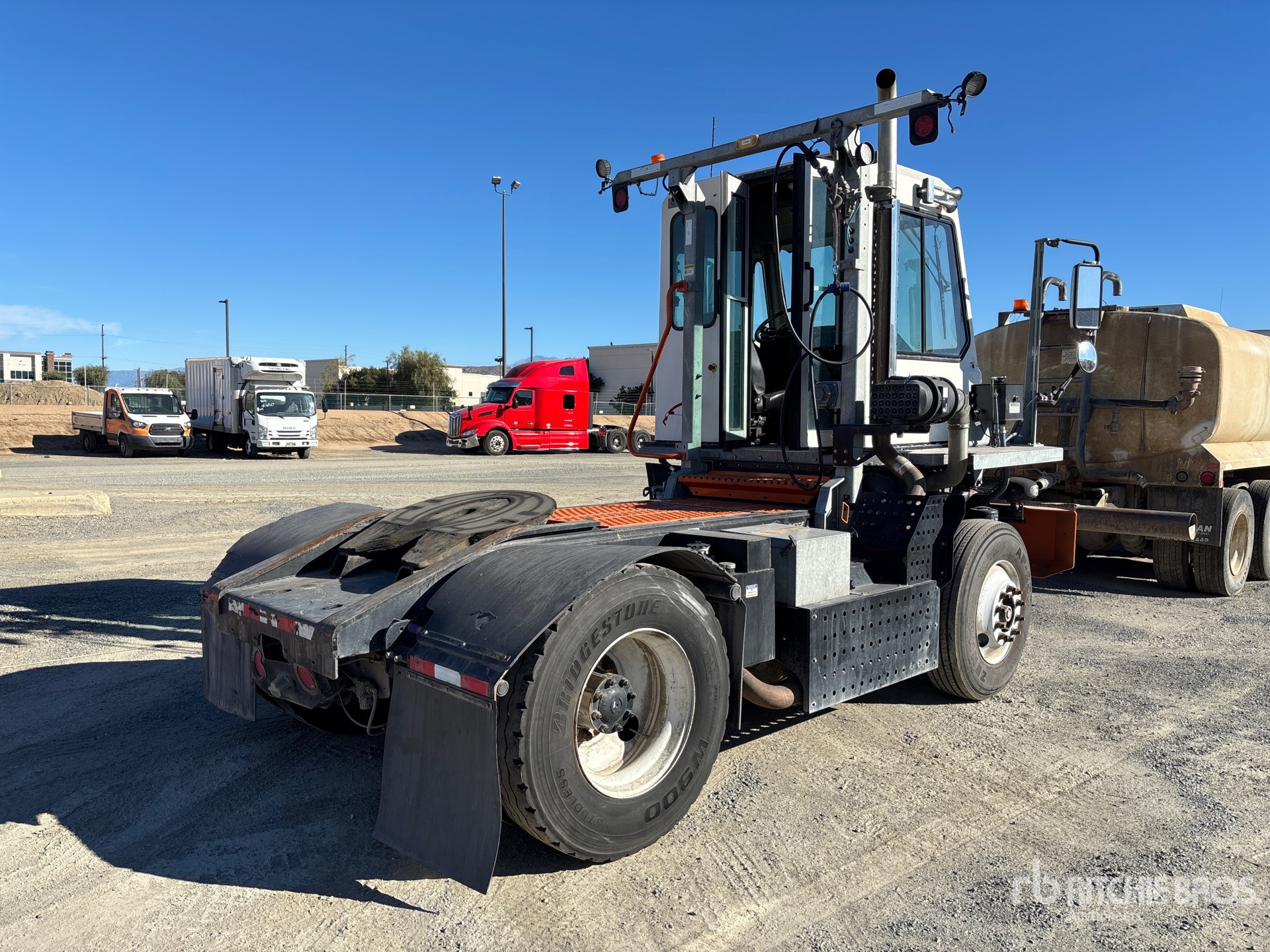 Aspect général with Image, coin arrière droit