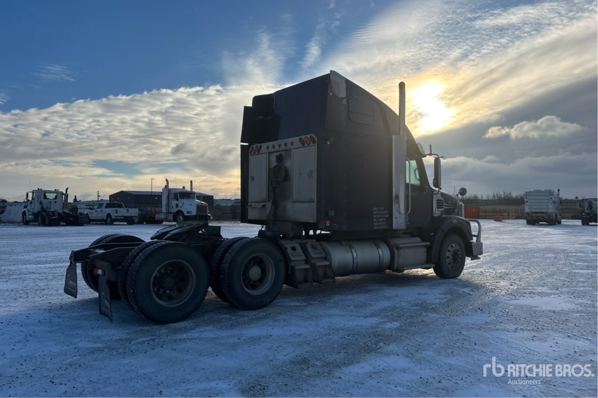 Aspect général with Image, coin arrière droit