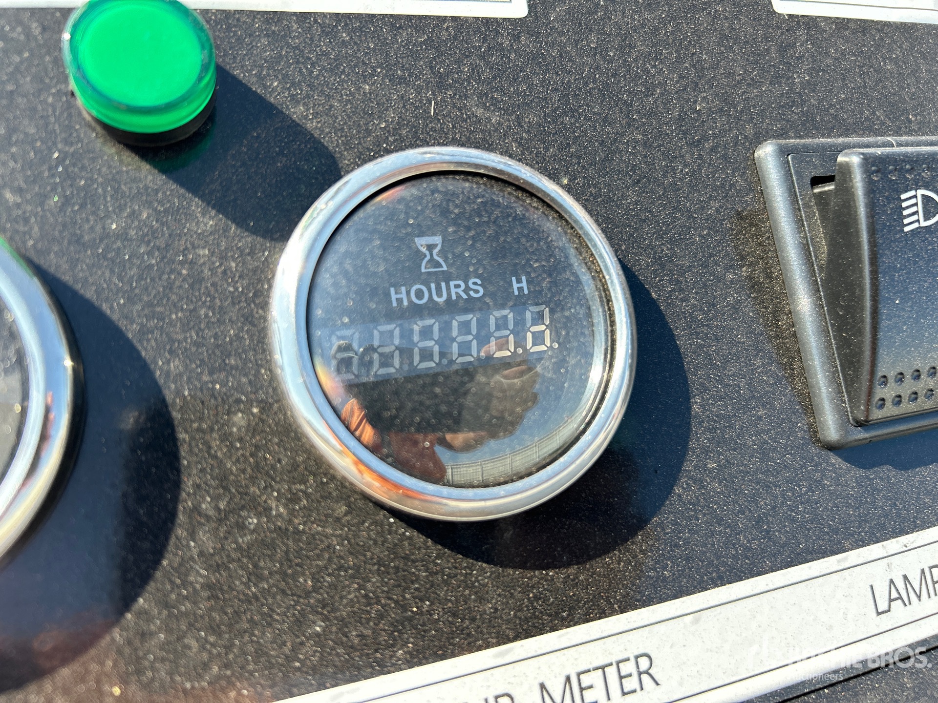 General Appearance with Hour Meter / Odometer