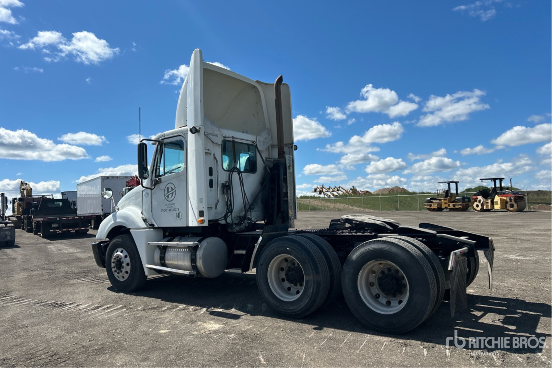 General Appearance with Bild, Ecke hinten links