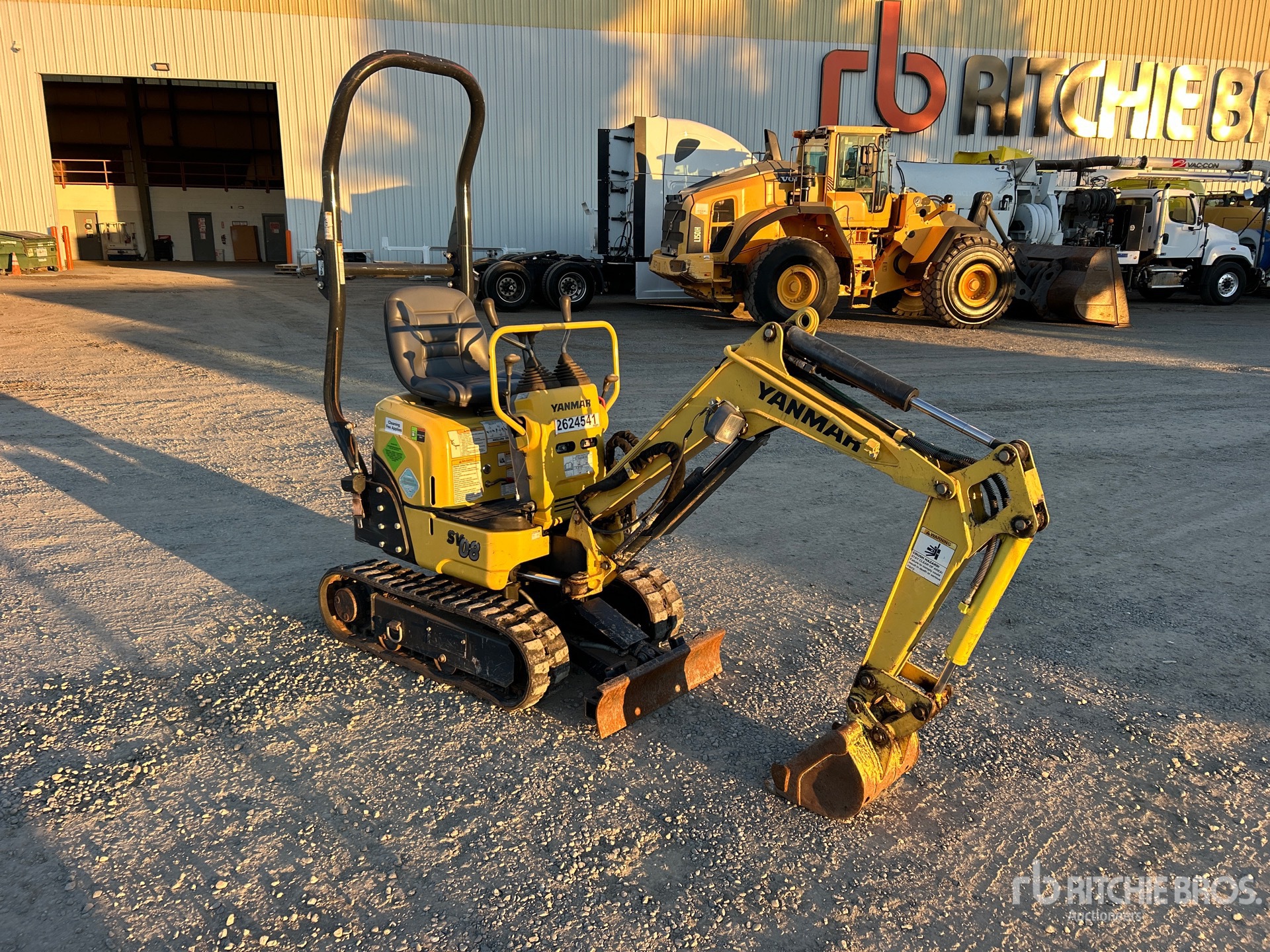 General Appearance with Picture, Right Front Corner