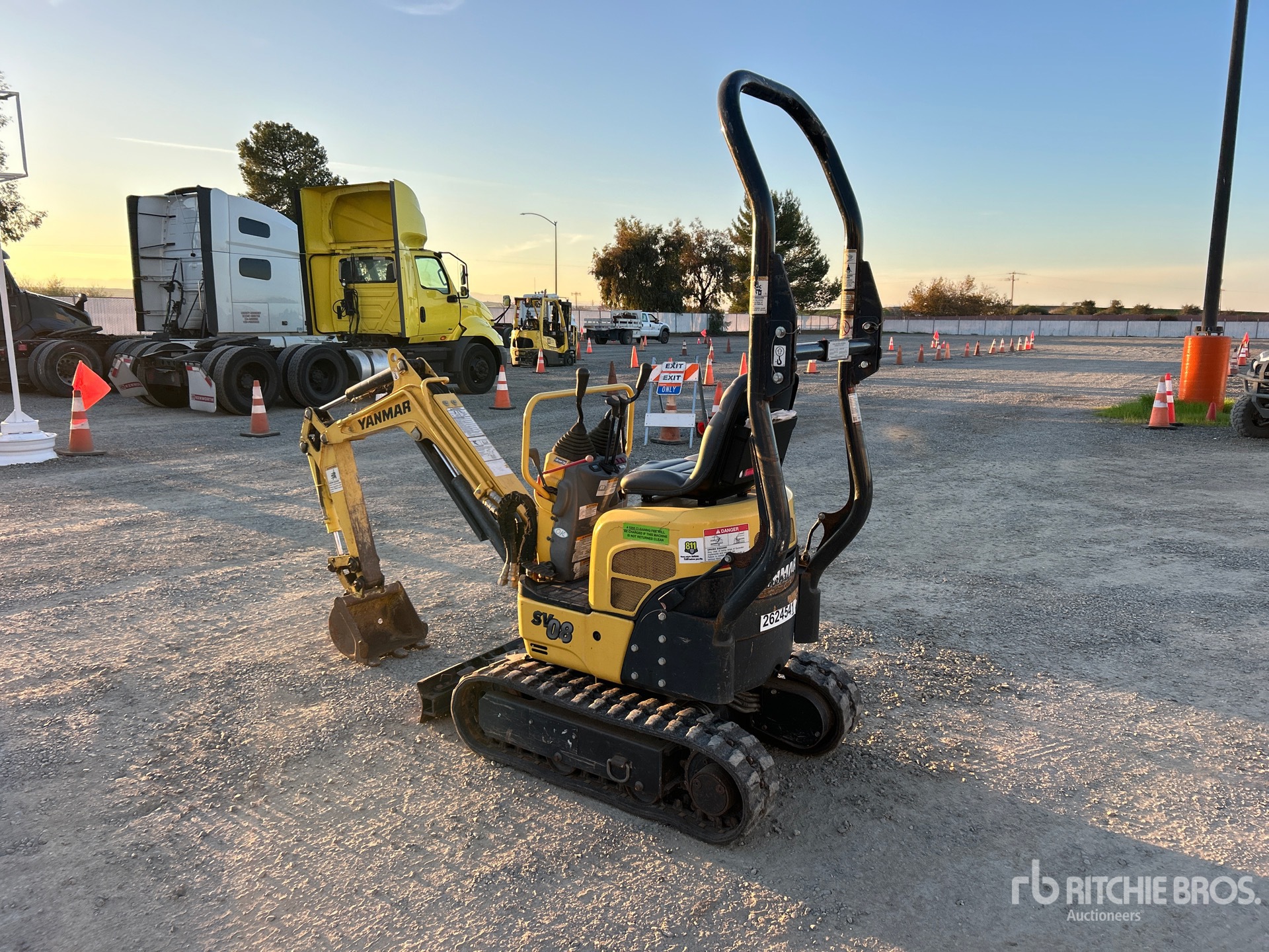 General Appearance with Picture, Left Rear Corner