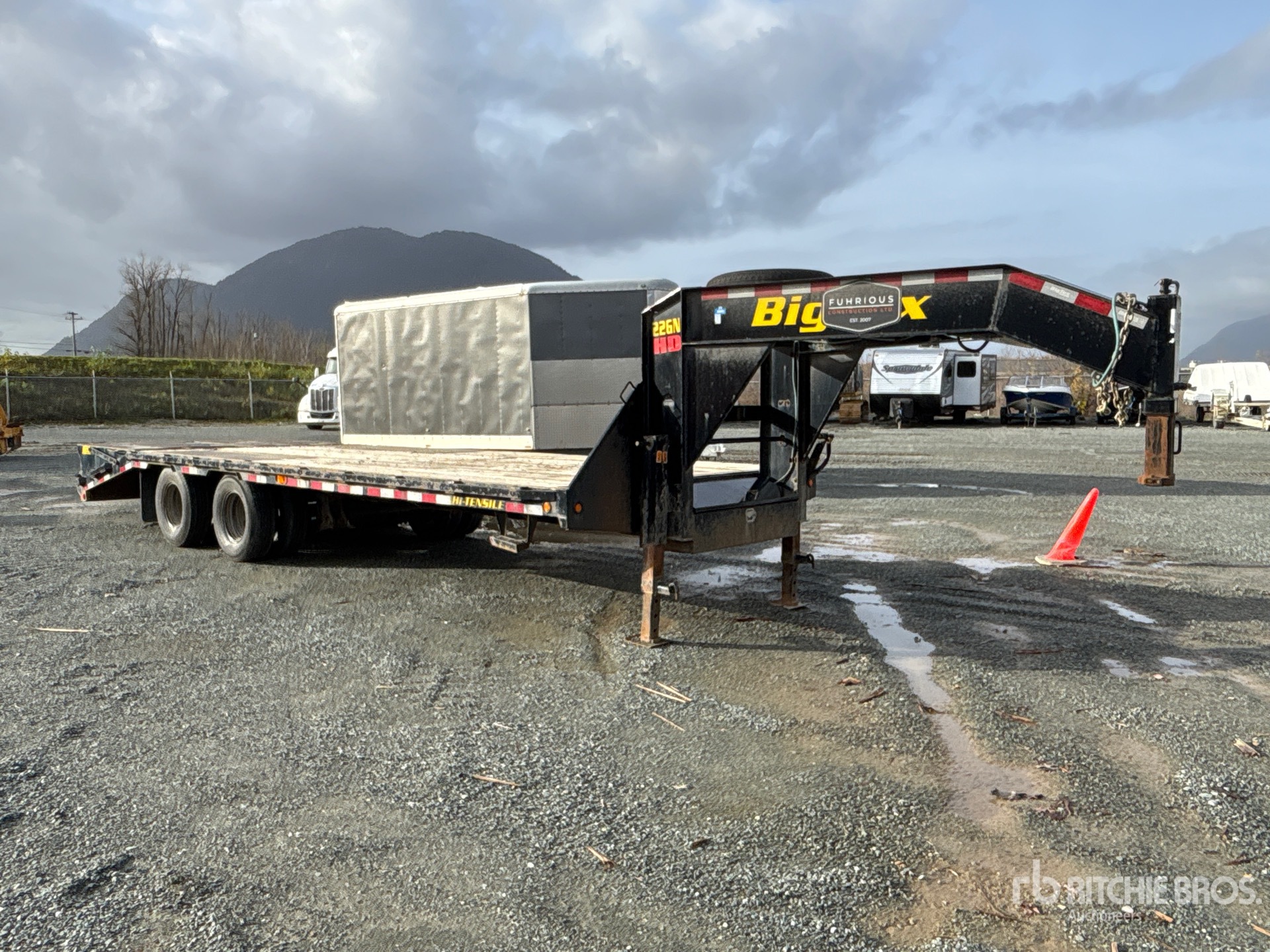 General Appearance with Picture, Right Front Corner