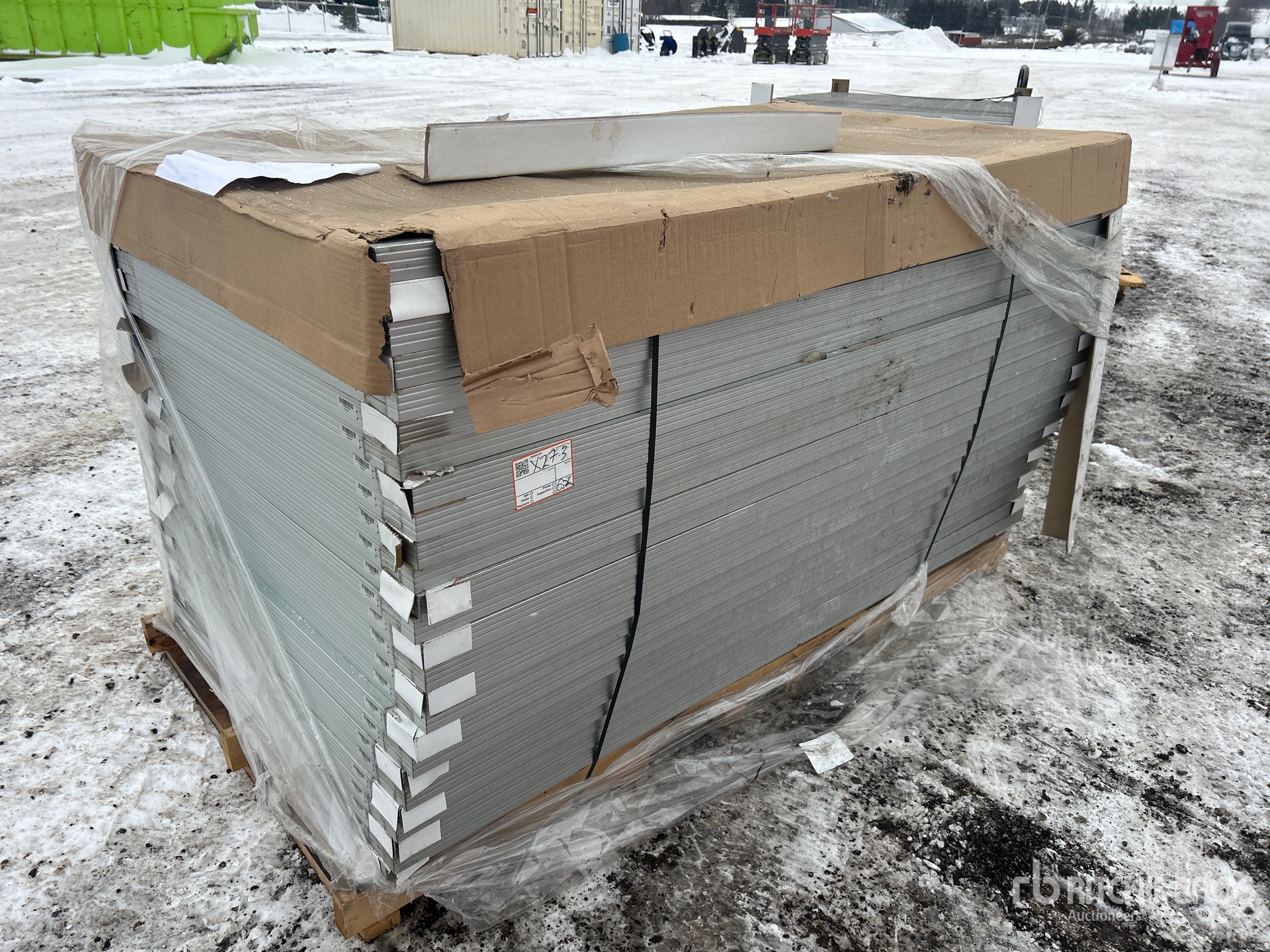 Aspect général with Image, coin avant droit