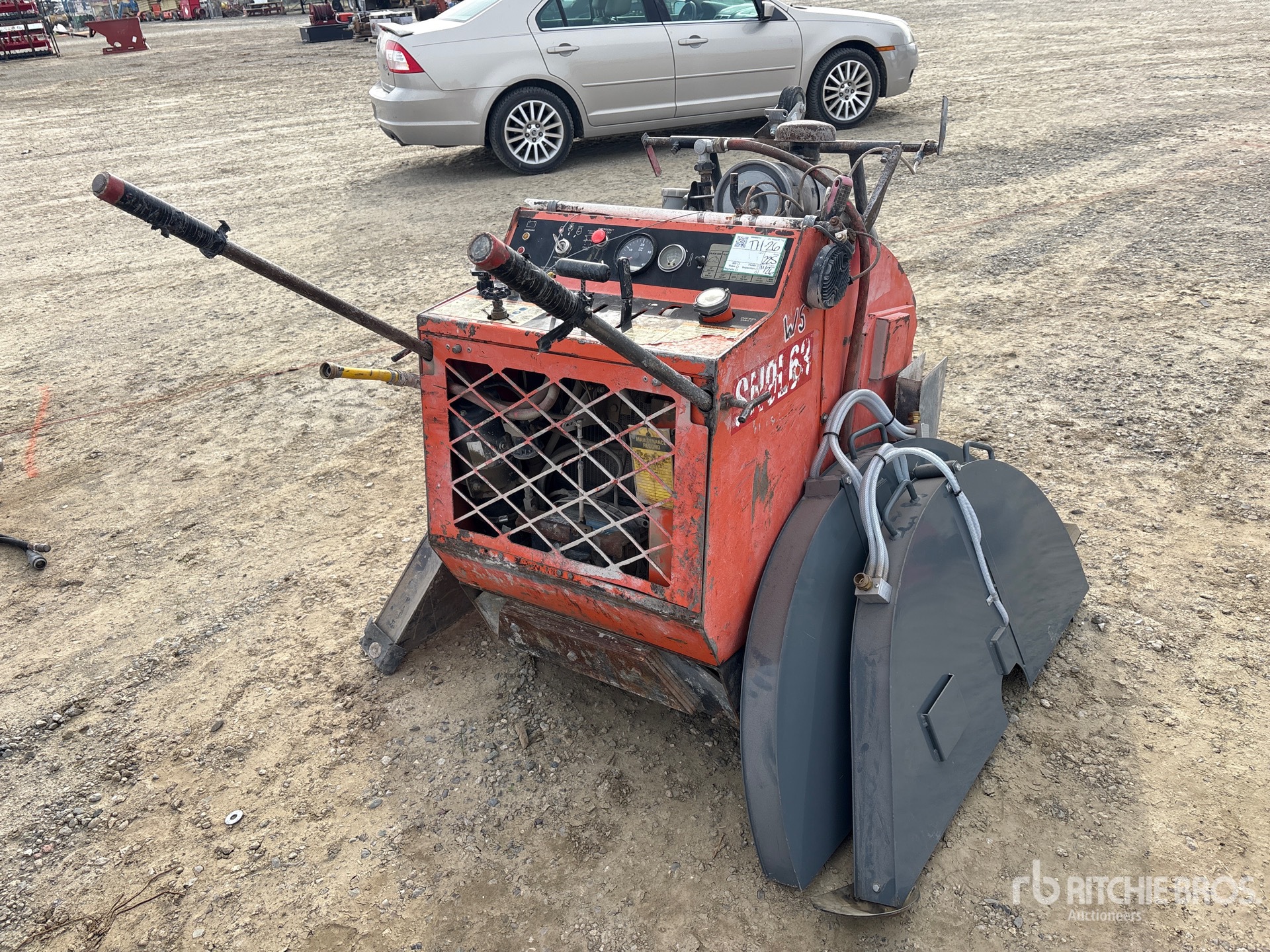 General Appearance with Foto, angolo anteriore sinistro