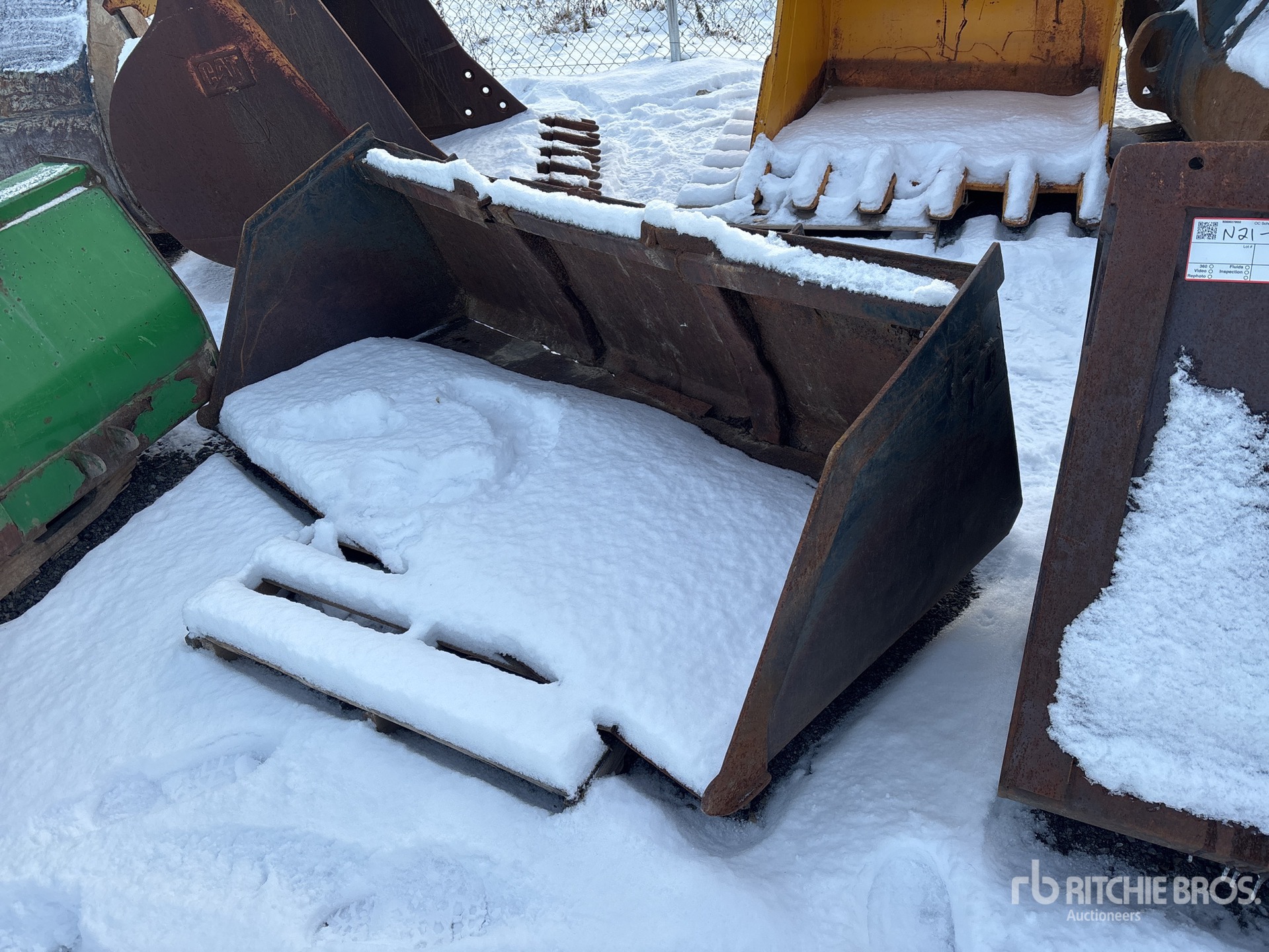 General Appearance with Bild, Ecke vorne links