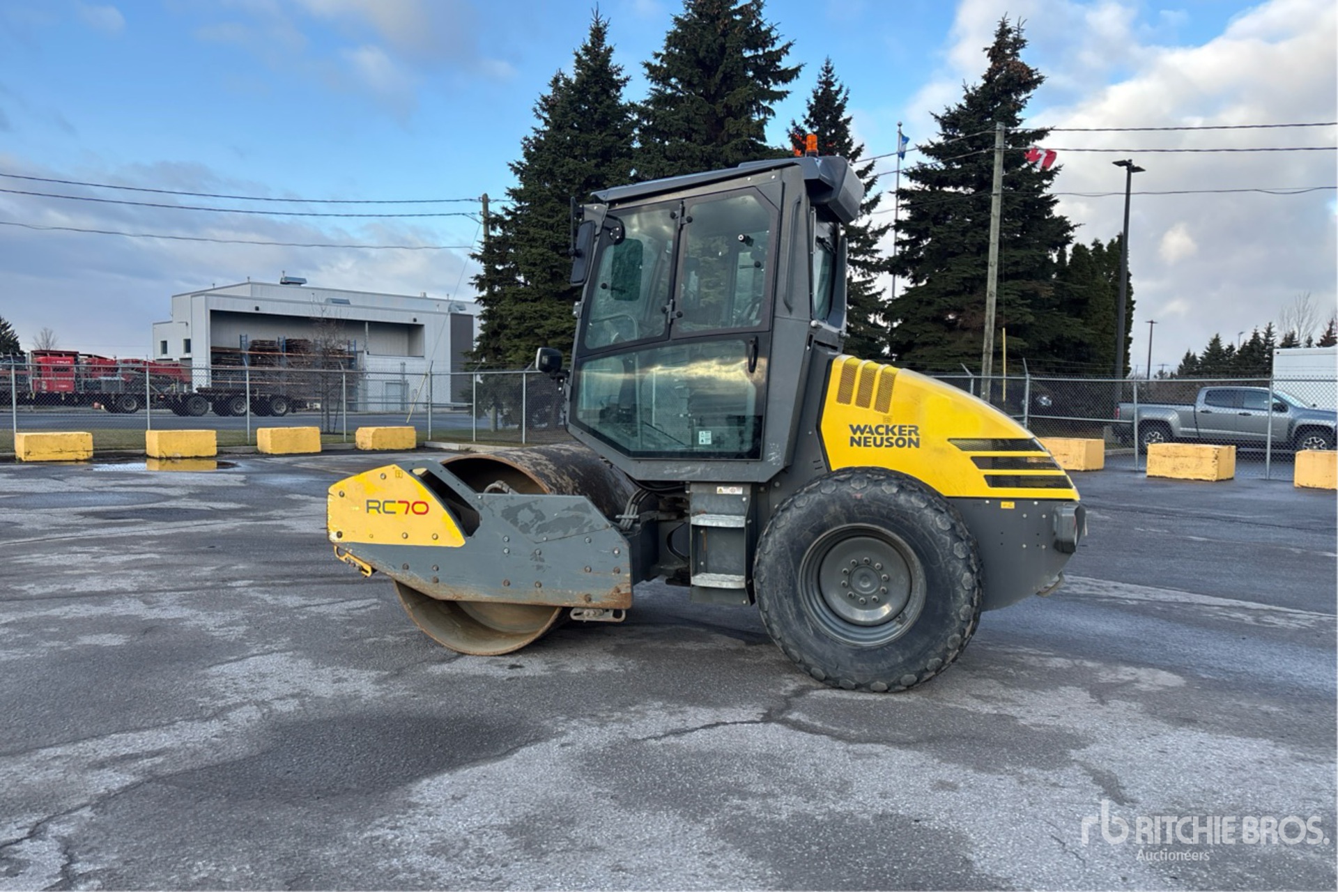 General Appearance with Picture, Left Rear Corner