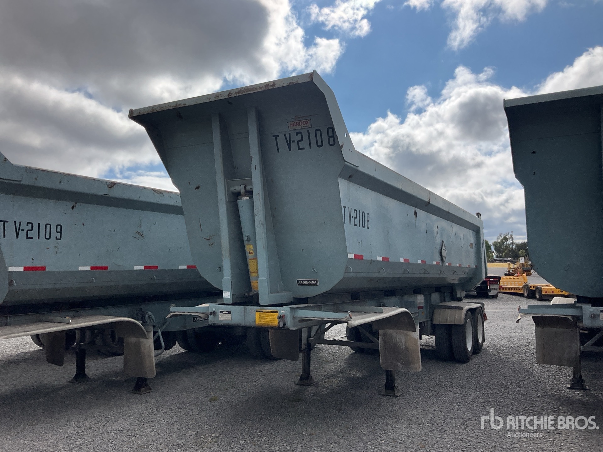 General Appearance with Featured Photo