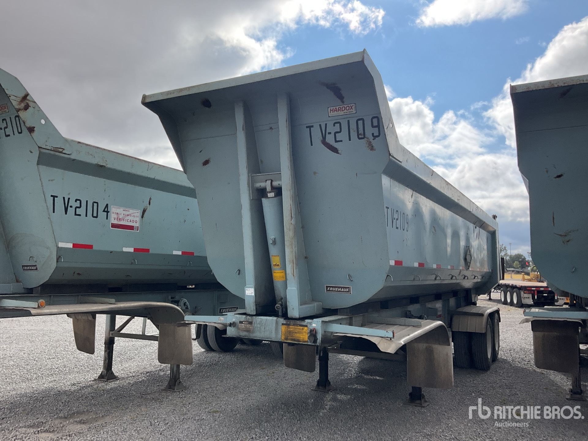 General Appearance with Featured Photo