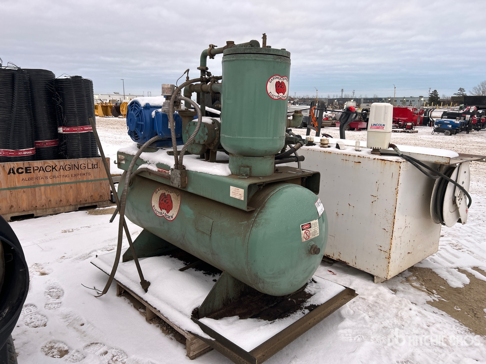 General Appearance with Picture, Right Front Corner